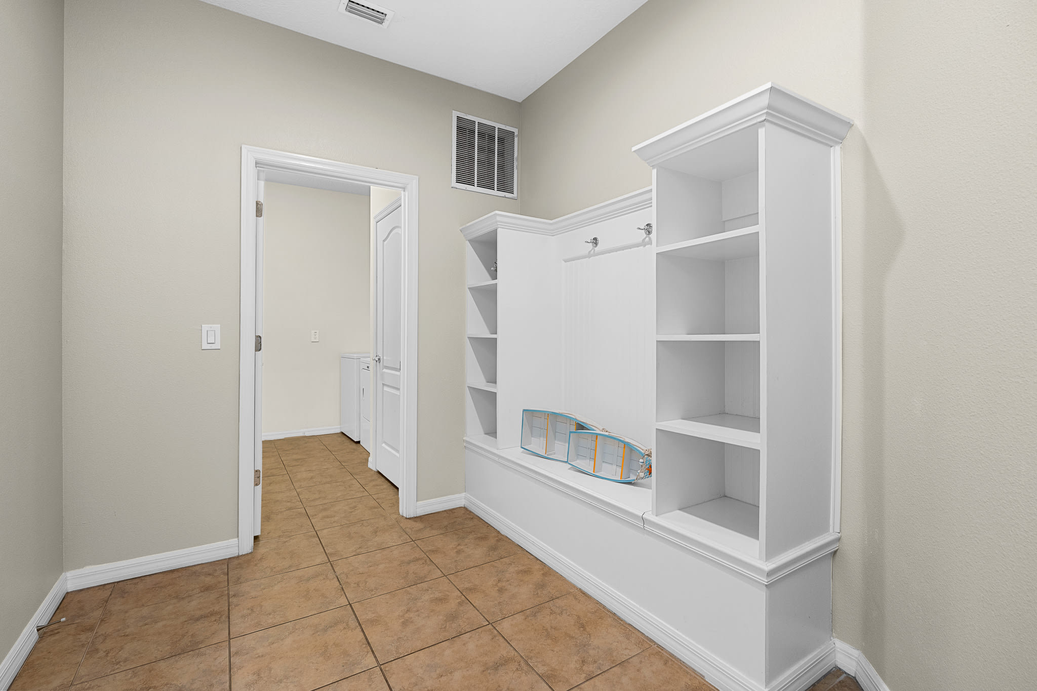 Family villa w/private pool & game room