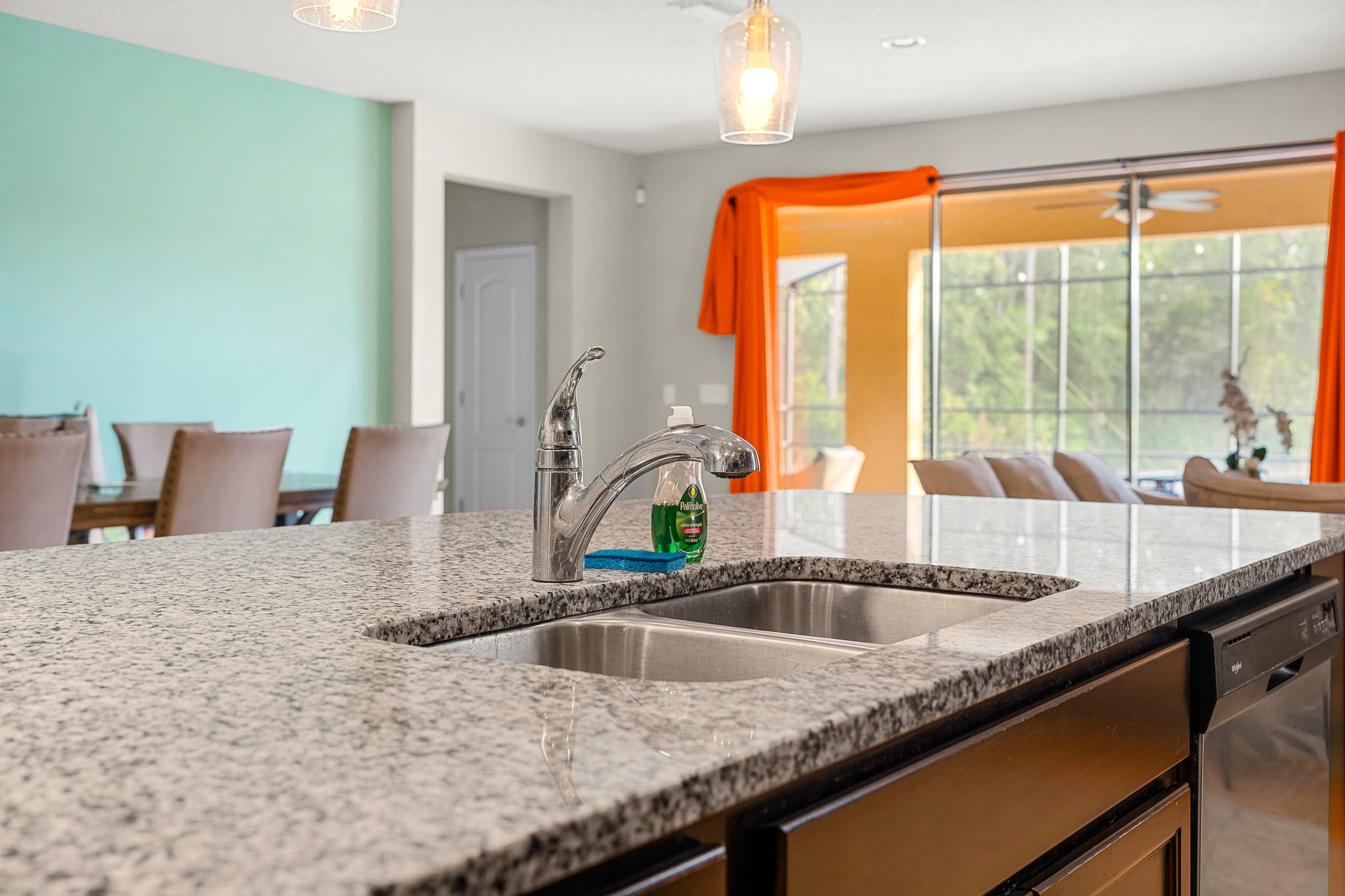 Family villa w/private pool & game room