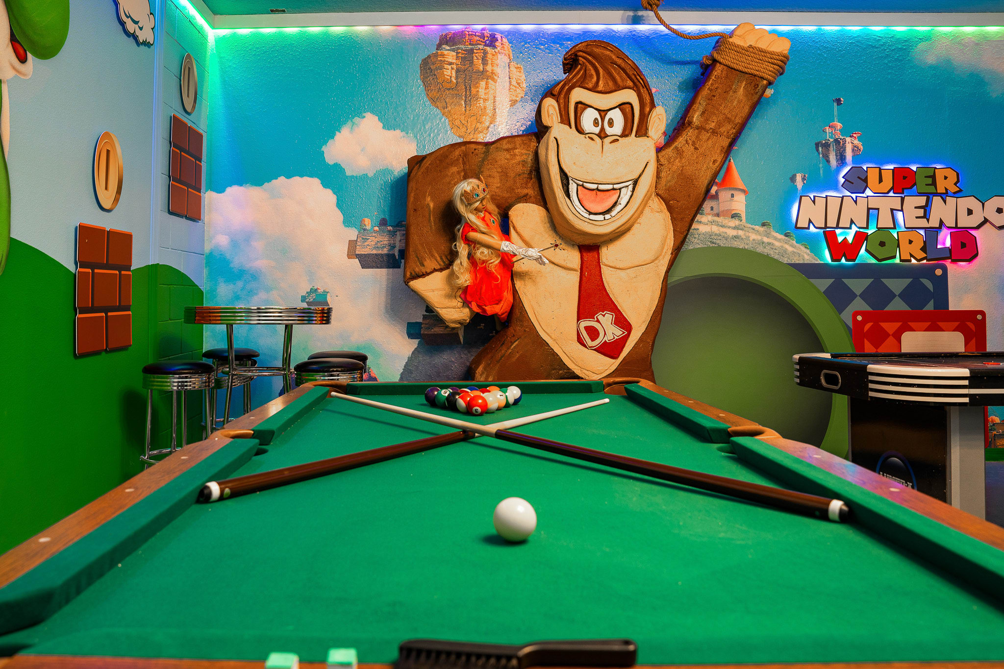 Family villa w/private pool & game room