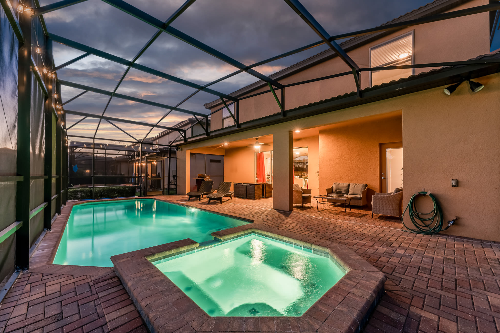 Family villa w/private pool & game room