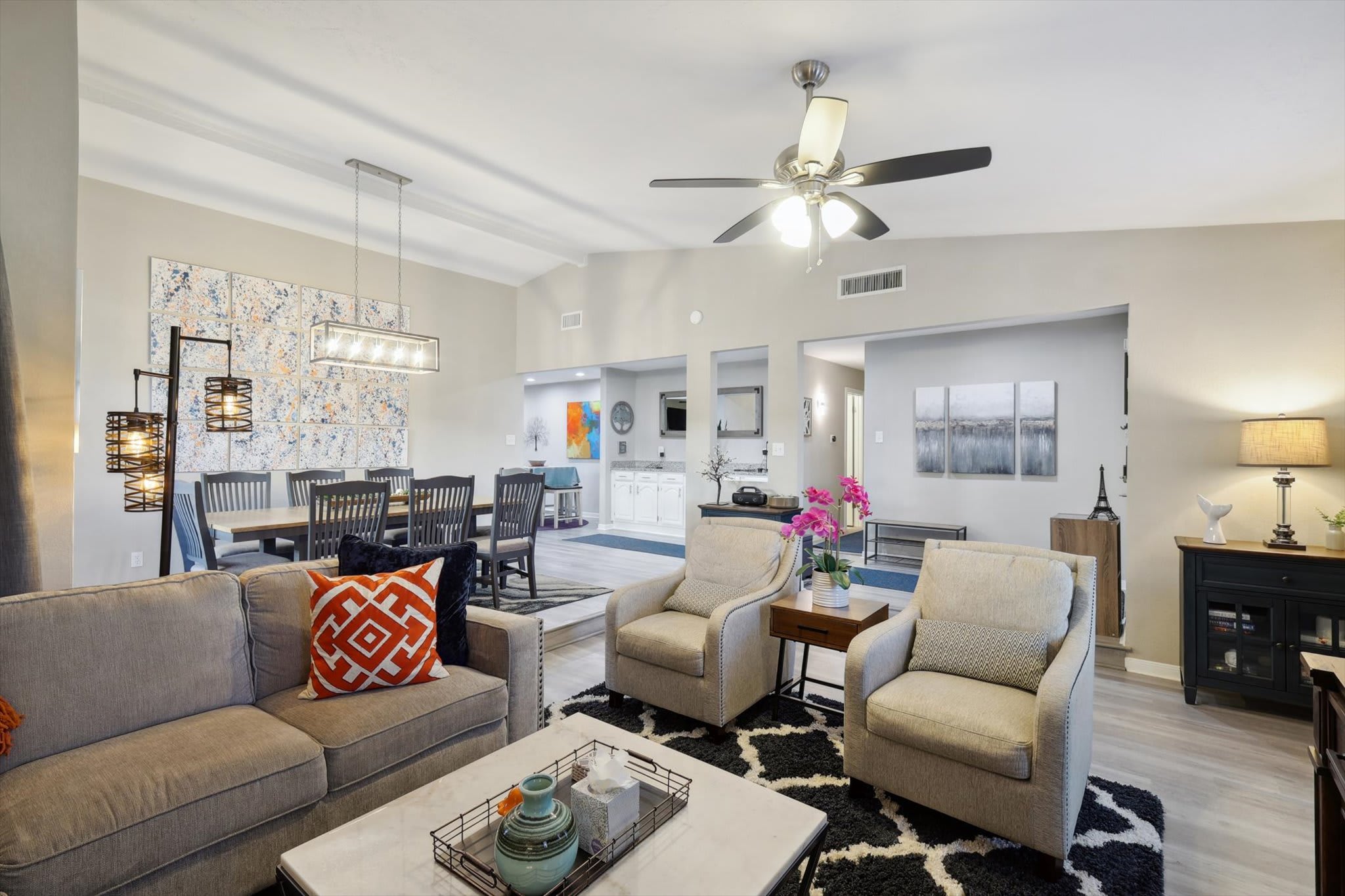 Garlands Hidden Gem, 4 Bedrooms, Hot Tub, Patio — Garland, TX — vacation rental