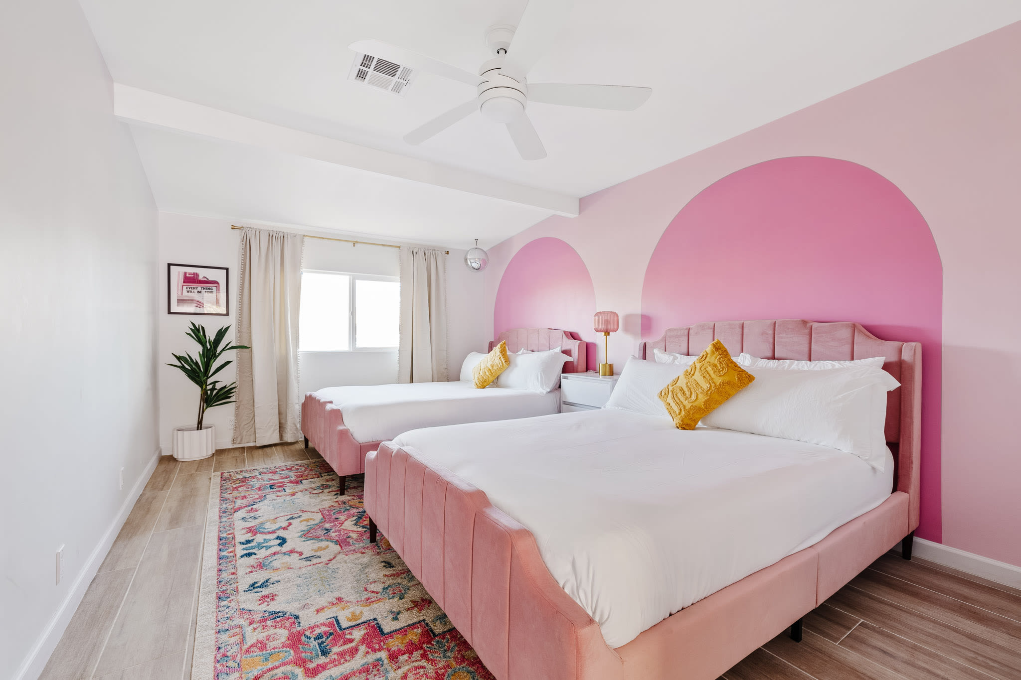 Bachelorette! Fire Pit+Heated Pool+3MI to Old Town