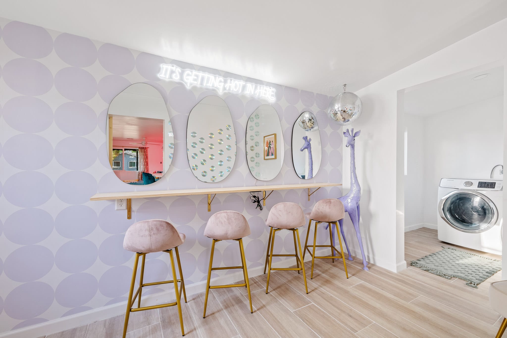 Bachelorette! Fire Pit+Heated Pool+3MI to Old Town