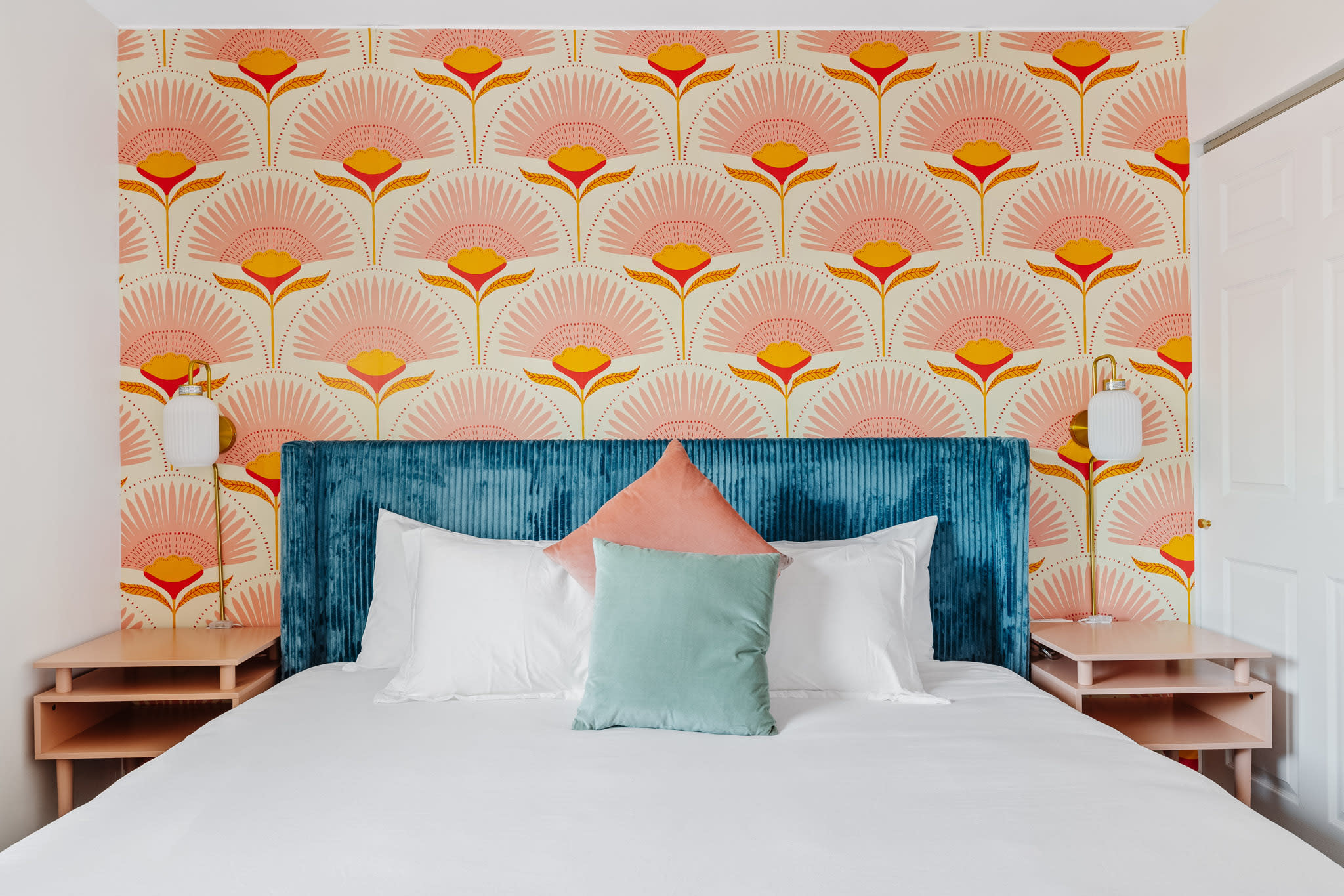 Bachelorette! Fire Pit+Heated Pool+3MI to Old Town