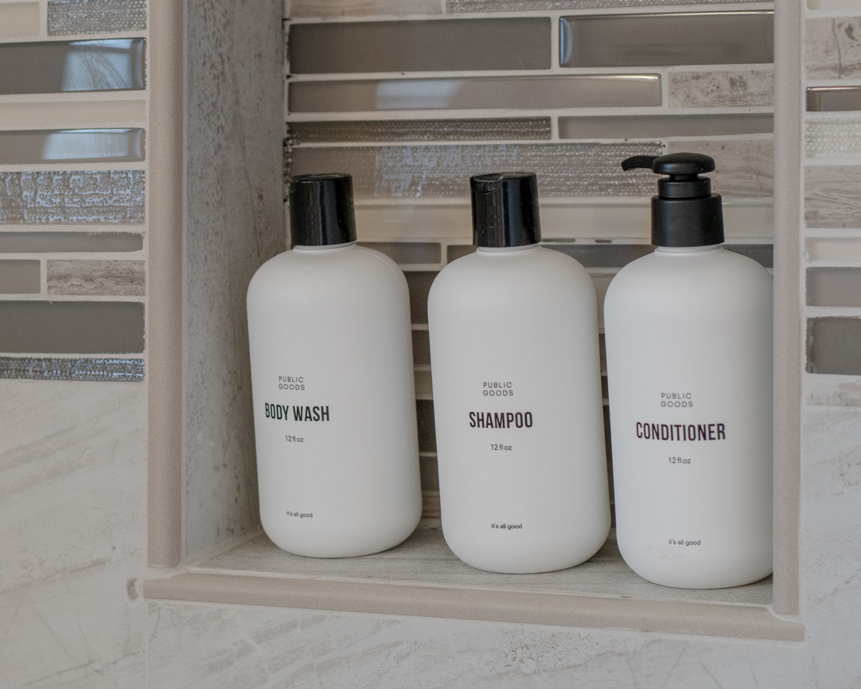 10 Mins to Beach – 2BR Private Pool + Grill