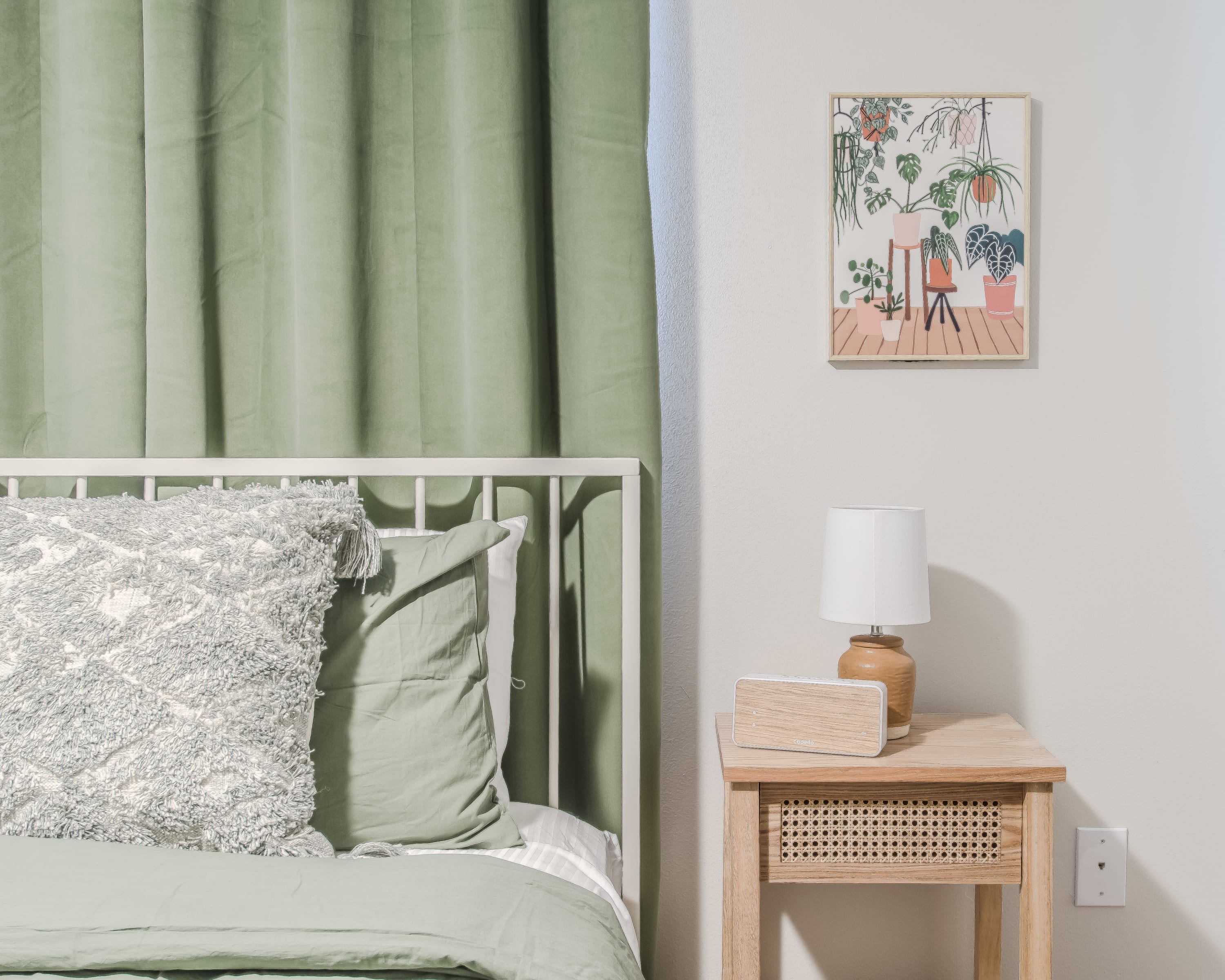 10 Mins to Beach – 2BR Private Pool + Grill