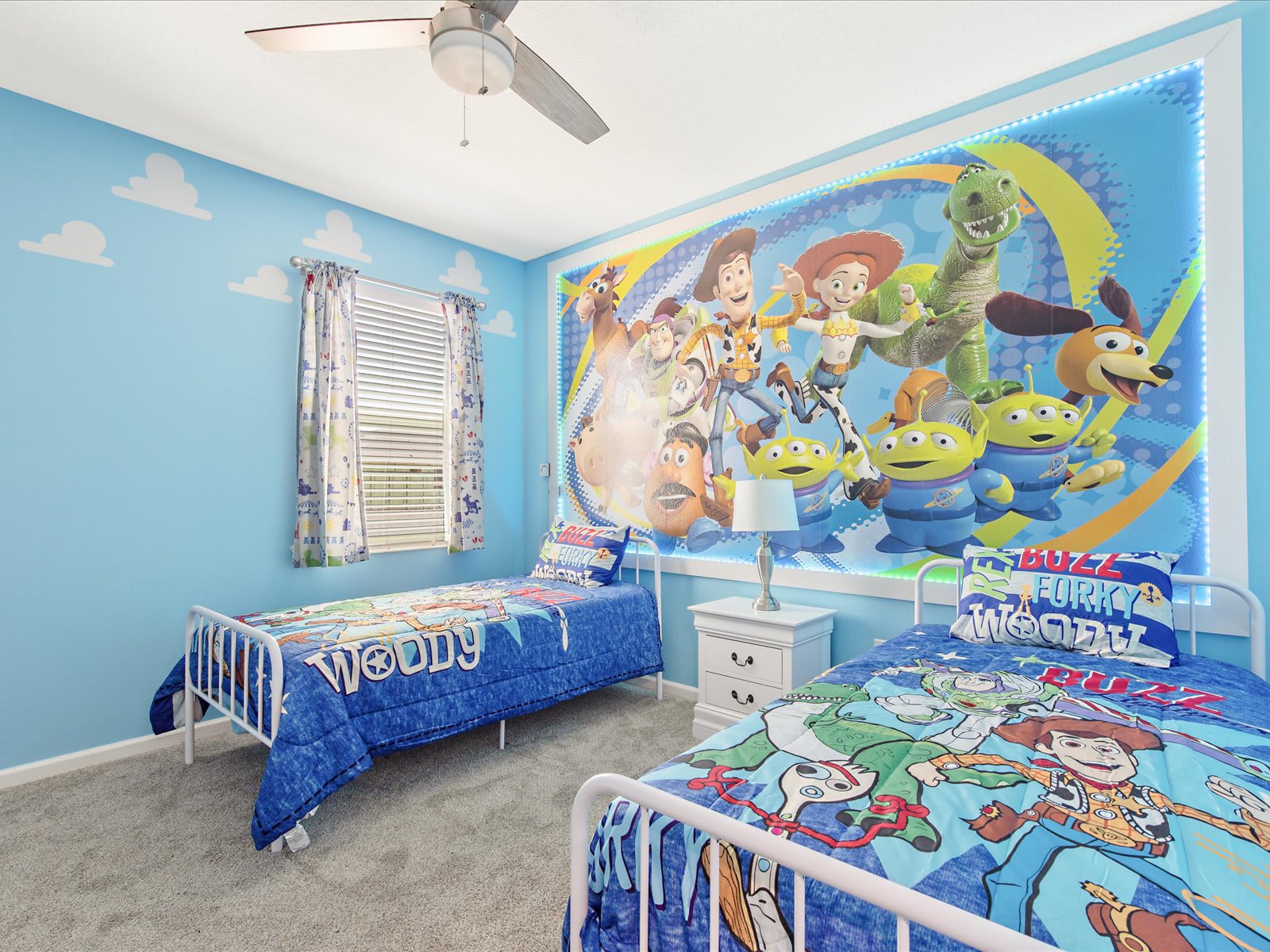 Playful themed kids’ room bursting w/ color & imagination