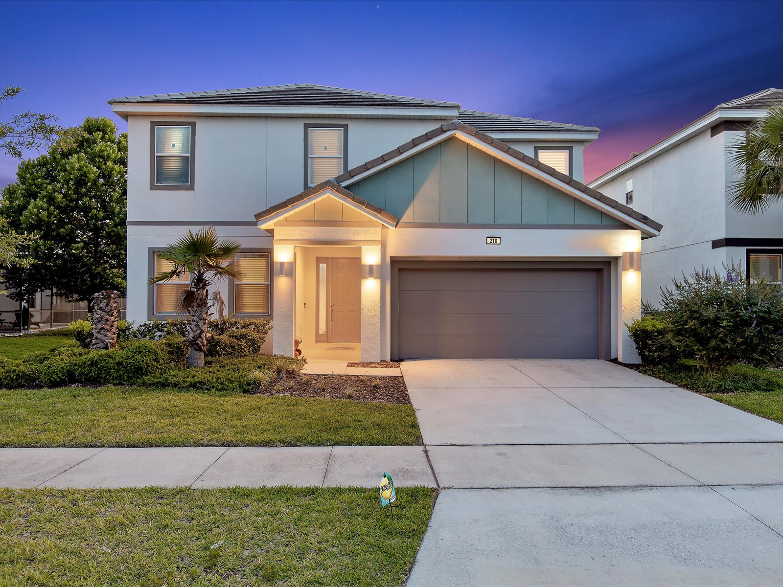 Resort w/ Heated Pool + 9MI to Disney +Lake Front