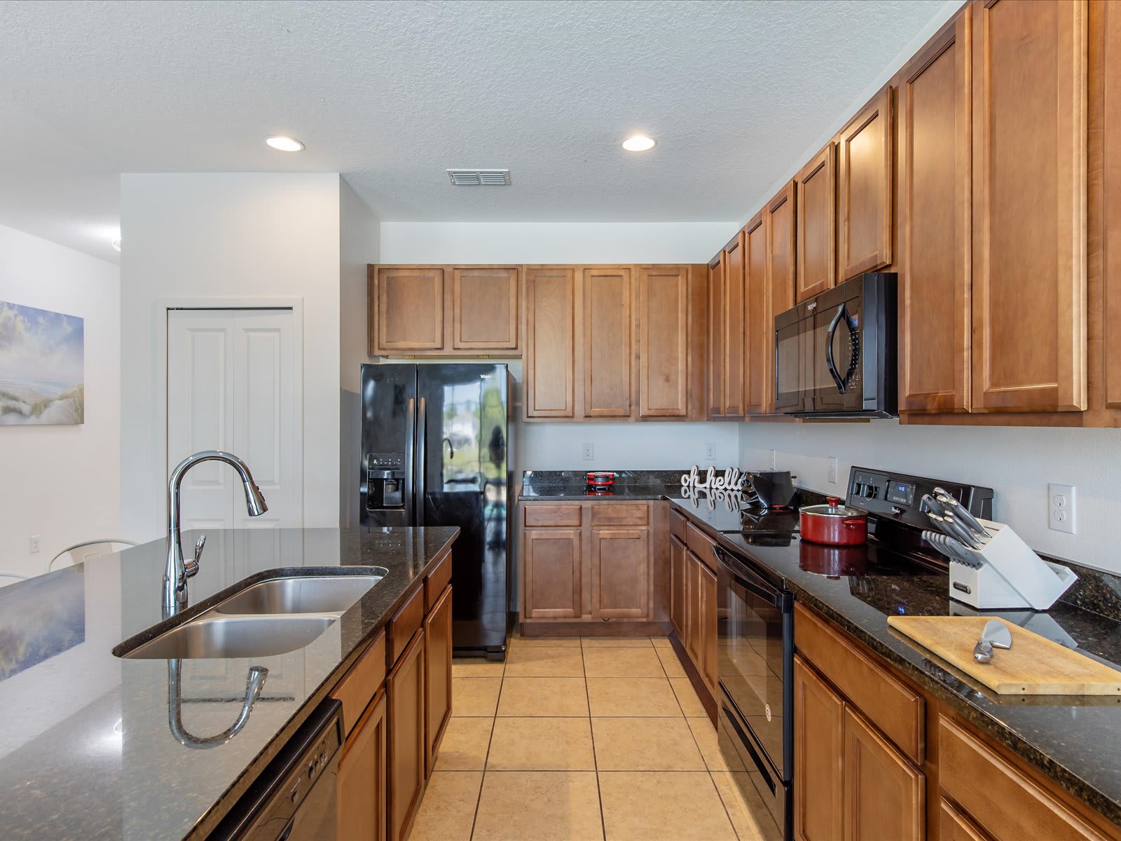 Resort w/ Heated Pool + 9MI to Disney +Lake Front