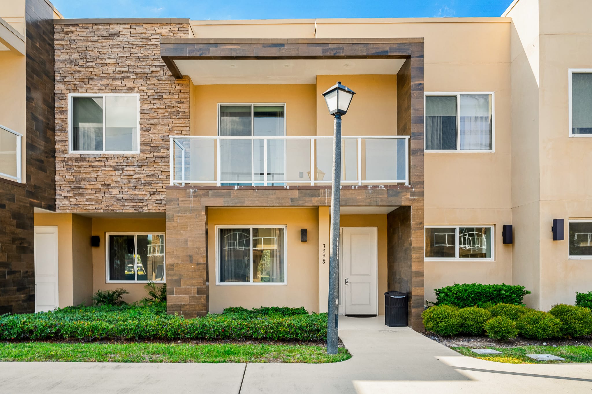 4 BR Home w/ Resort Amenities + 3 MI to Disney