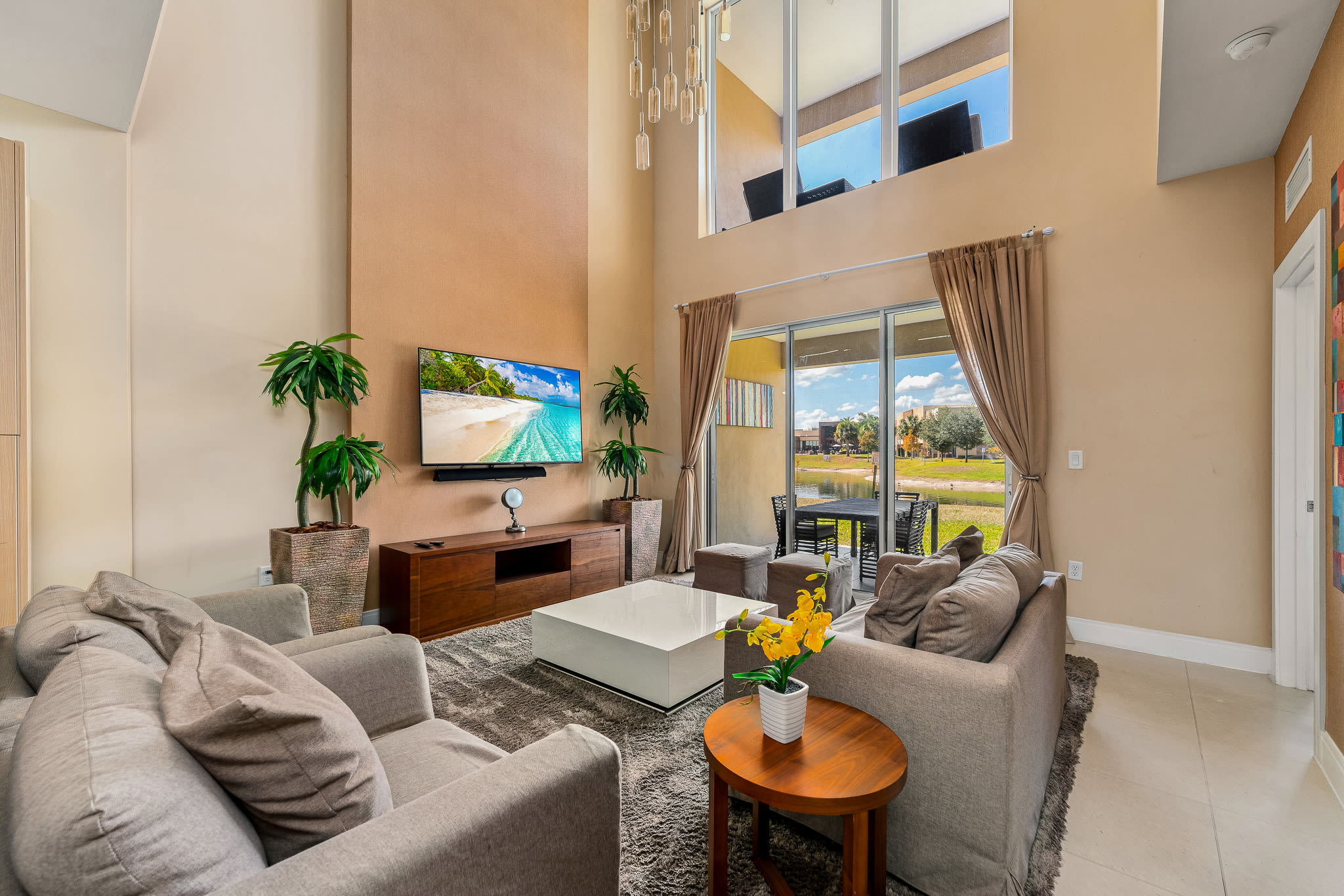 4 BR Home w/ Resort Amenities + 3 MI to Disney