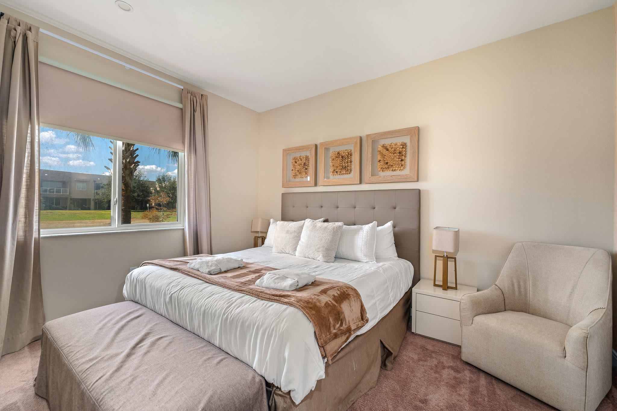 4 BR Home w/ Resort Amenities + 3 MI to Disney