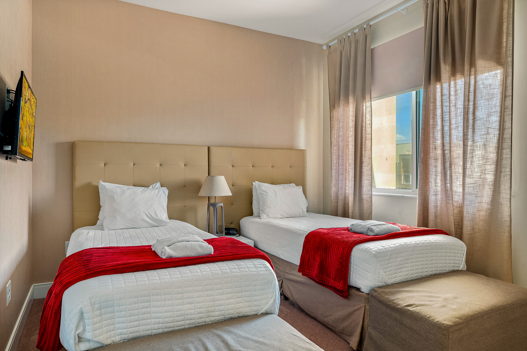 4 BR Home w/ Resort Amenities + 3 MI to Disney