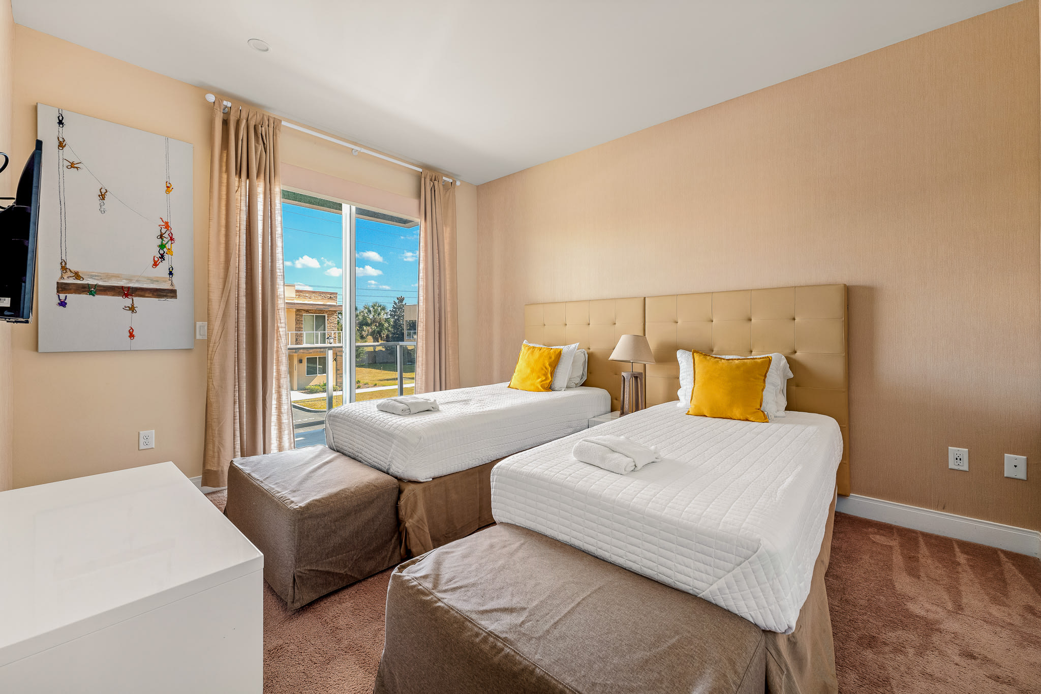 4 BR Home w/ Resort Amenities + 3 MI to Disney