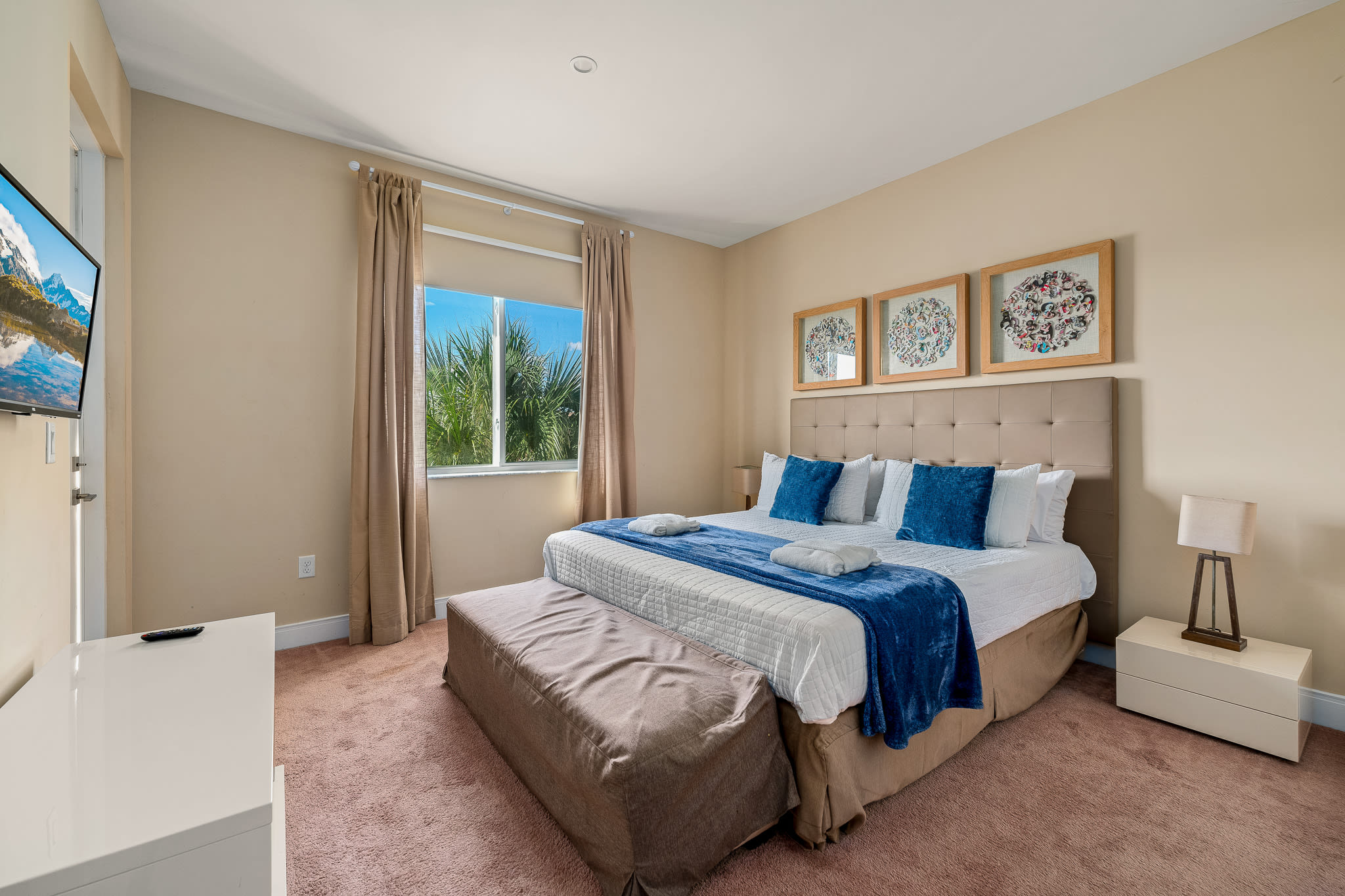 4 BR Home w/ Resort Amenities + 3 MI to Disney