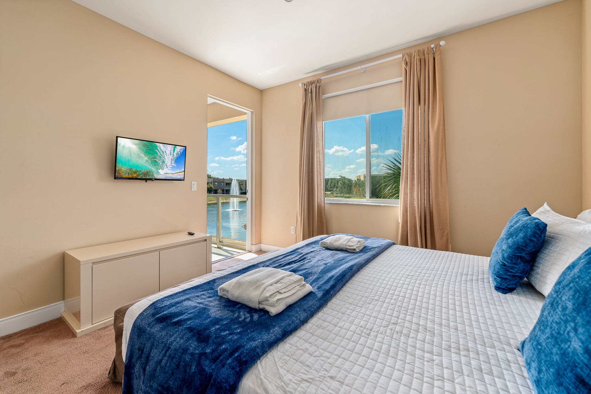 4 BR Home w/ Resort Amenities + 3 MI to Disney