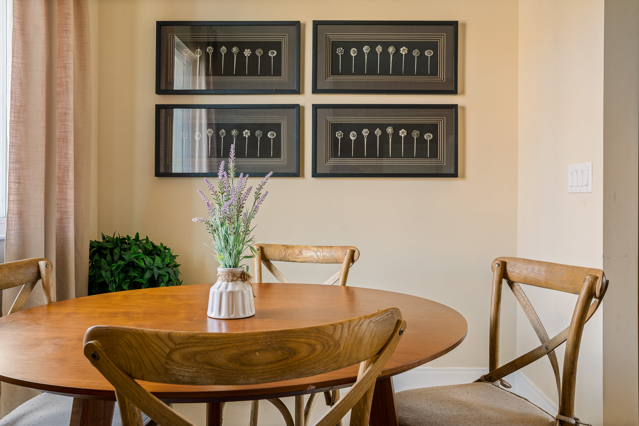 4 BR Home w/ Resort Amenities + 3 MI to Disney