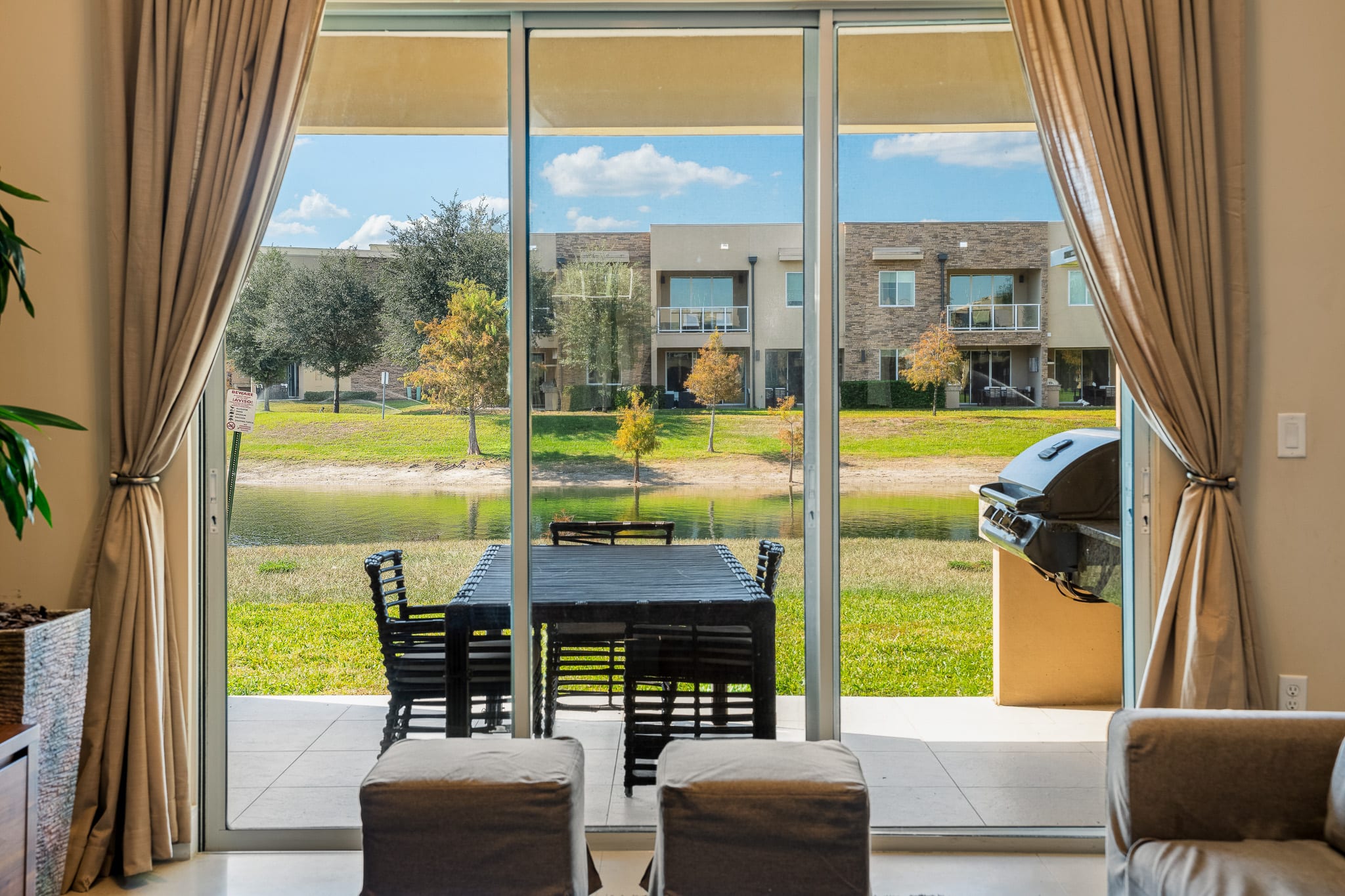 4 BR Home w/ Resort Amenities + 3 MI to Disney