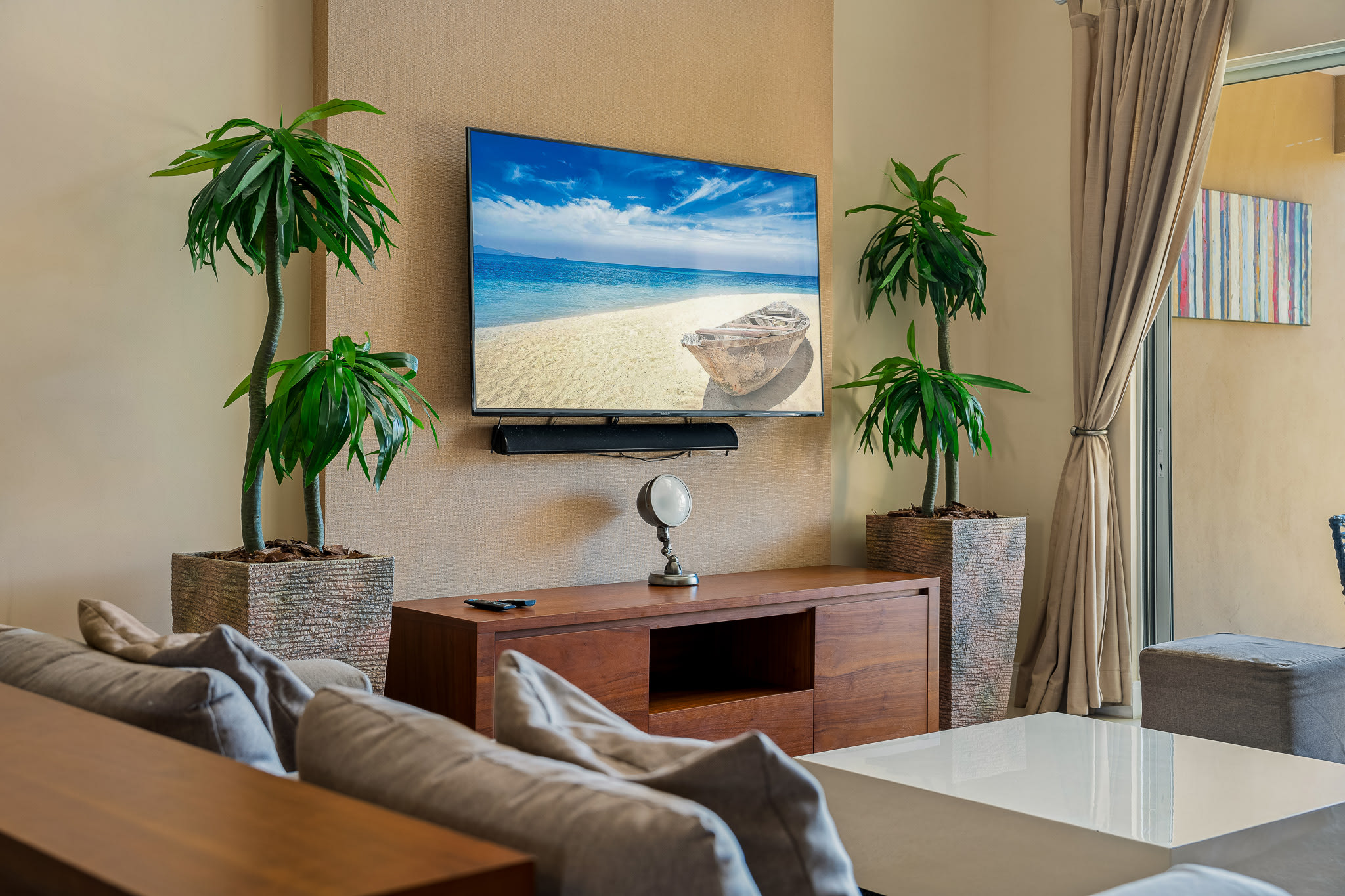 4 BR Home w/ Resort Amenities + 3 MI to Disney