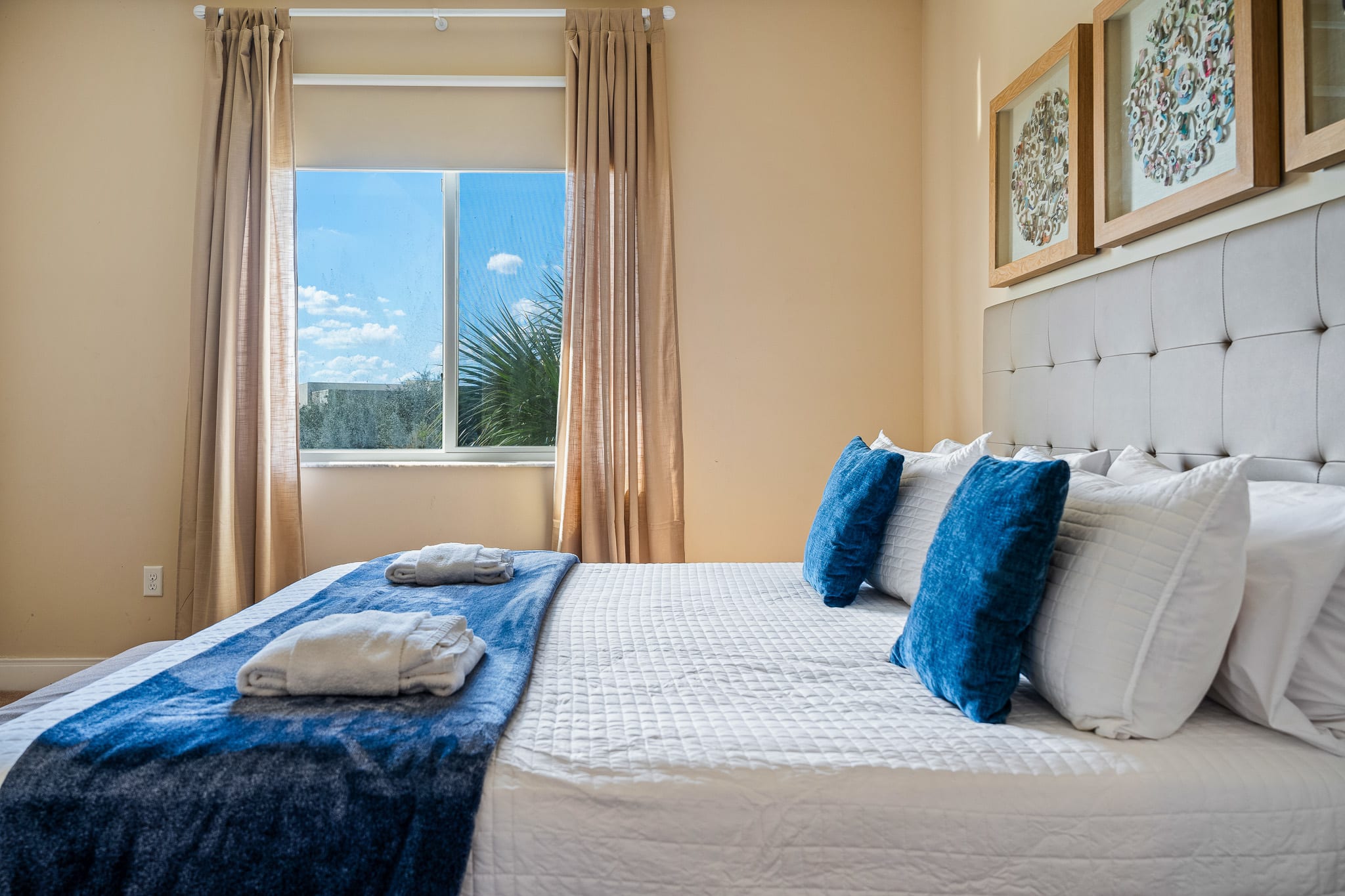 4 BR Home w/ Resort Amenities + 3 MI to Disney