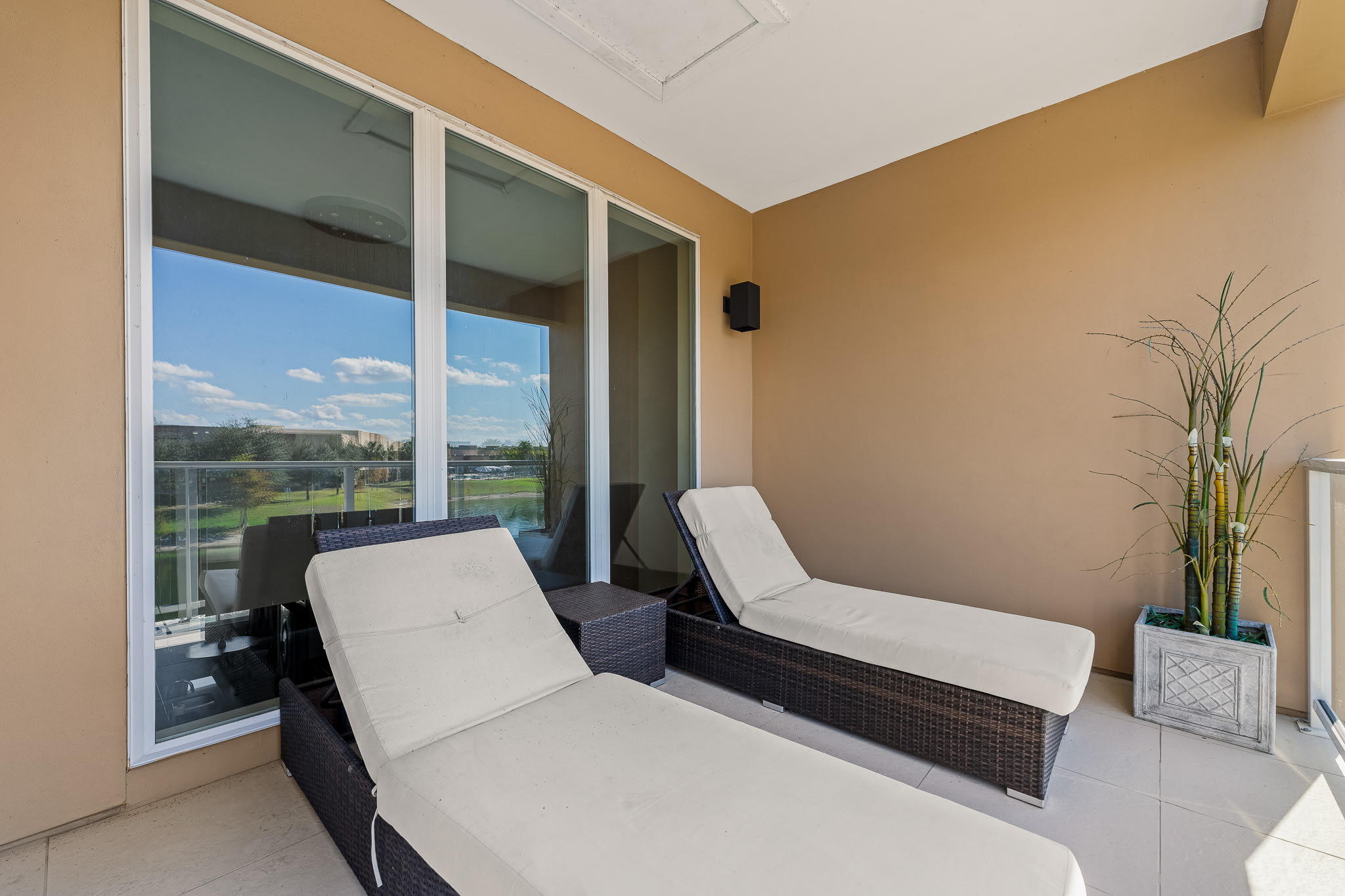 4 BR Home w/ Resort Amenities + 3 MI to Disney