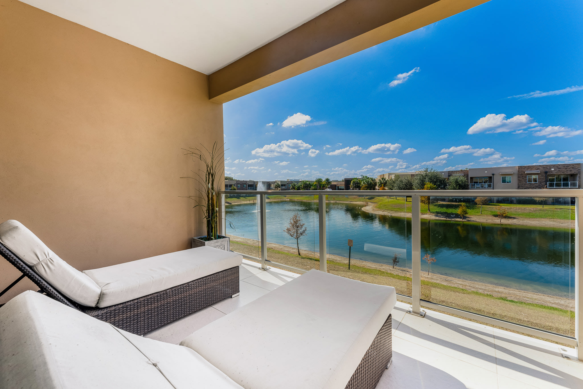 4 BR Home w/ Resort Amenities + 3 MI to Disney