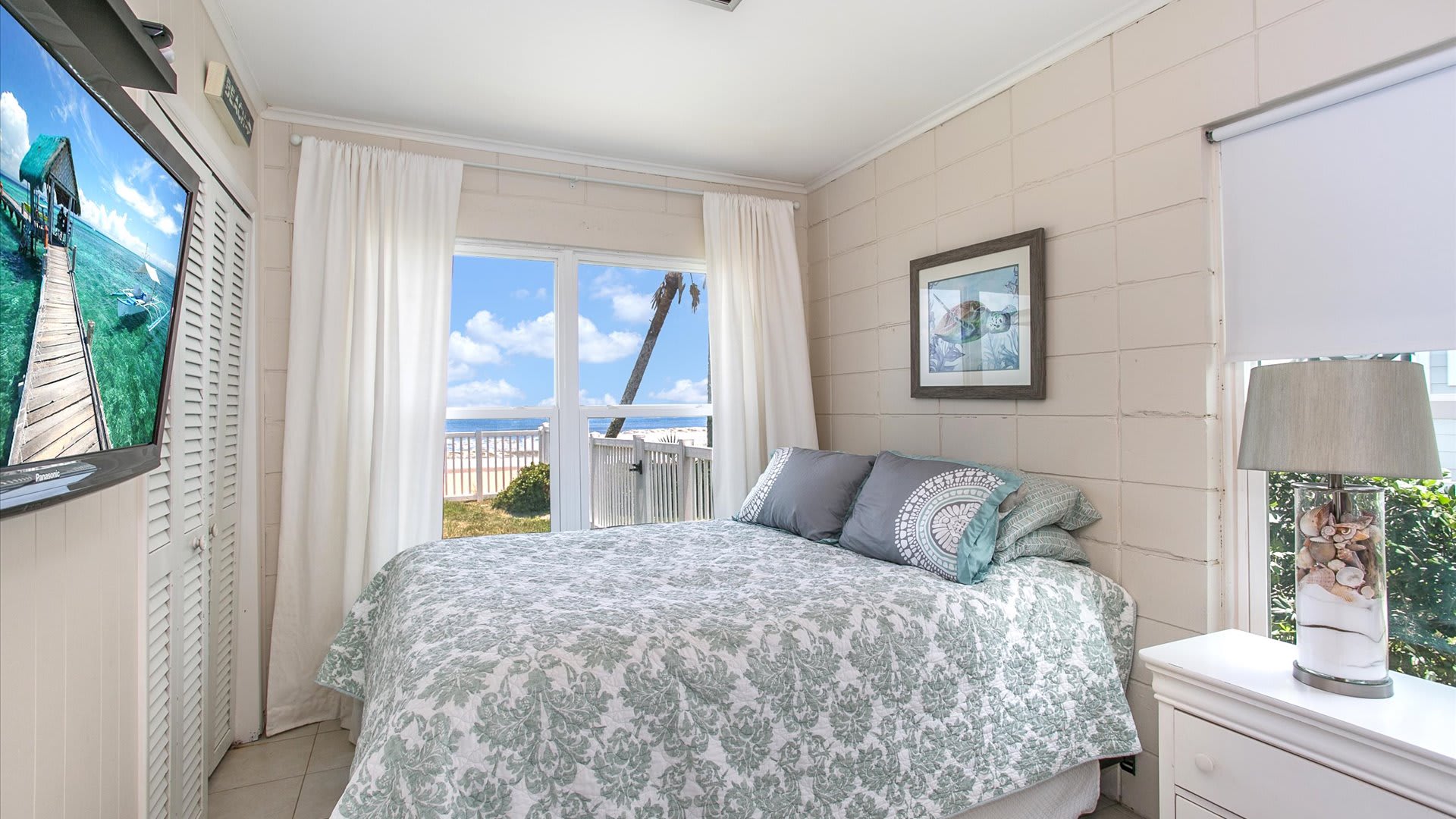 Beachy Bungalow | Wren Beach Rentals by Portoro