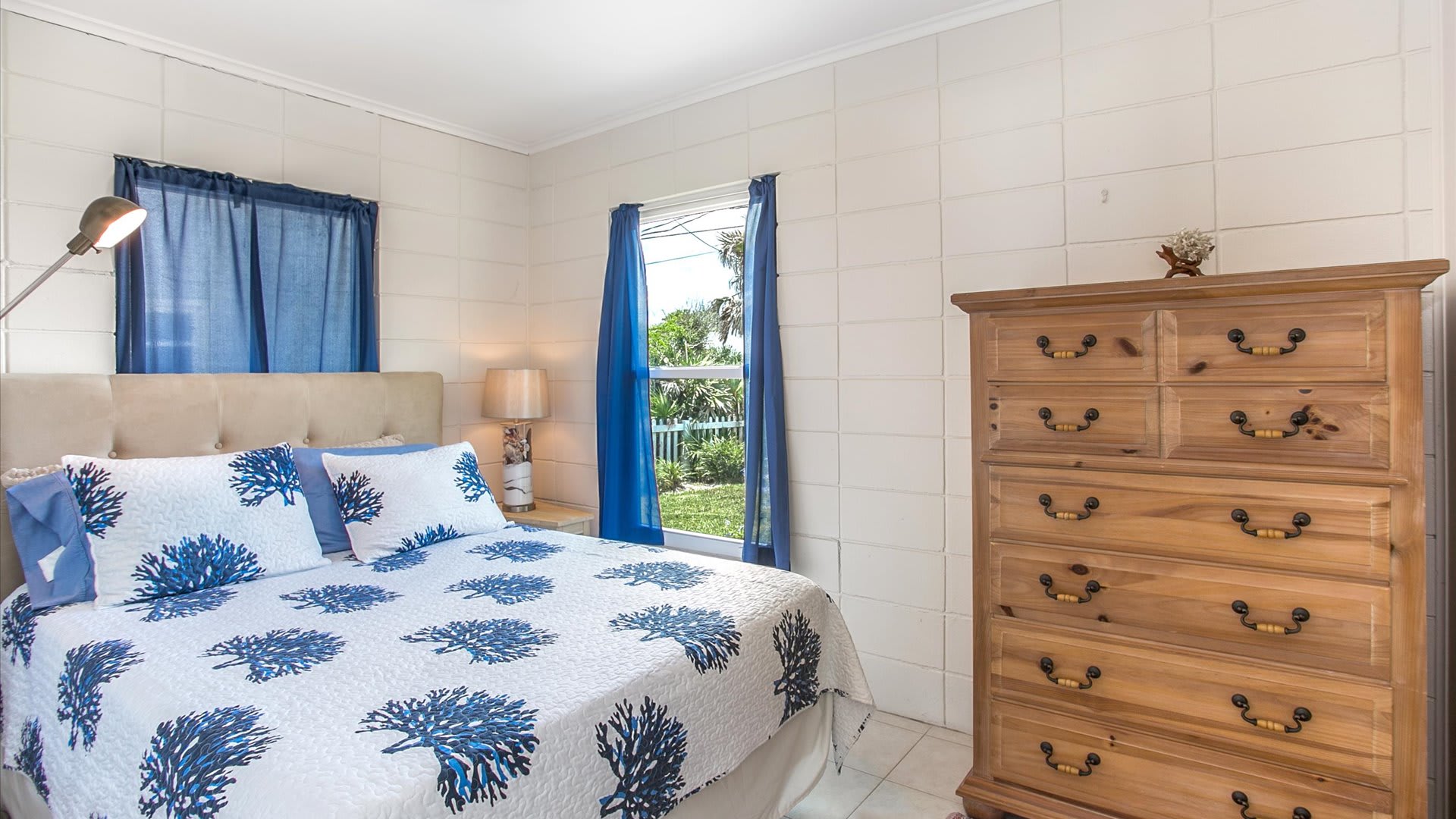 Beachy Bungalow | Wren Beach Rentals by Portoro