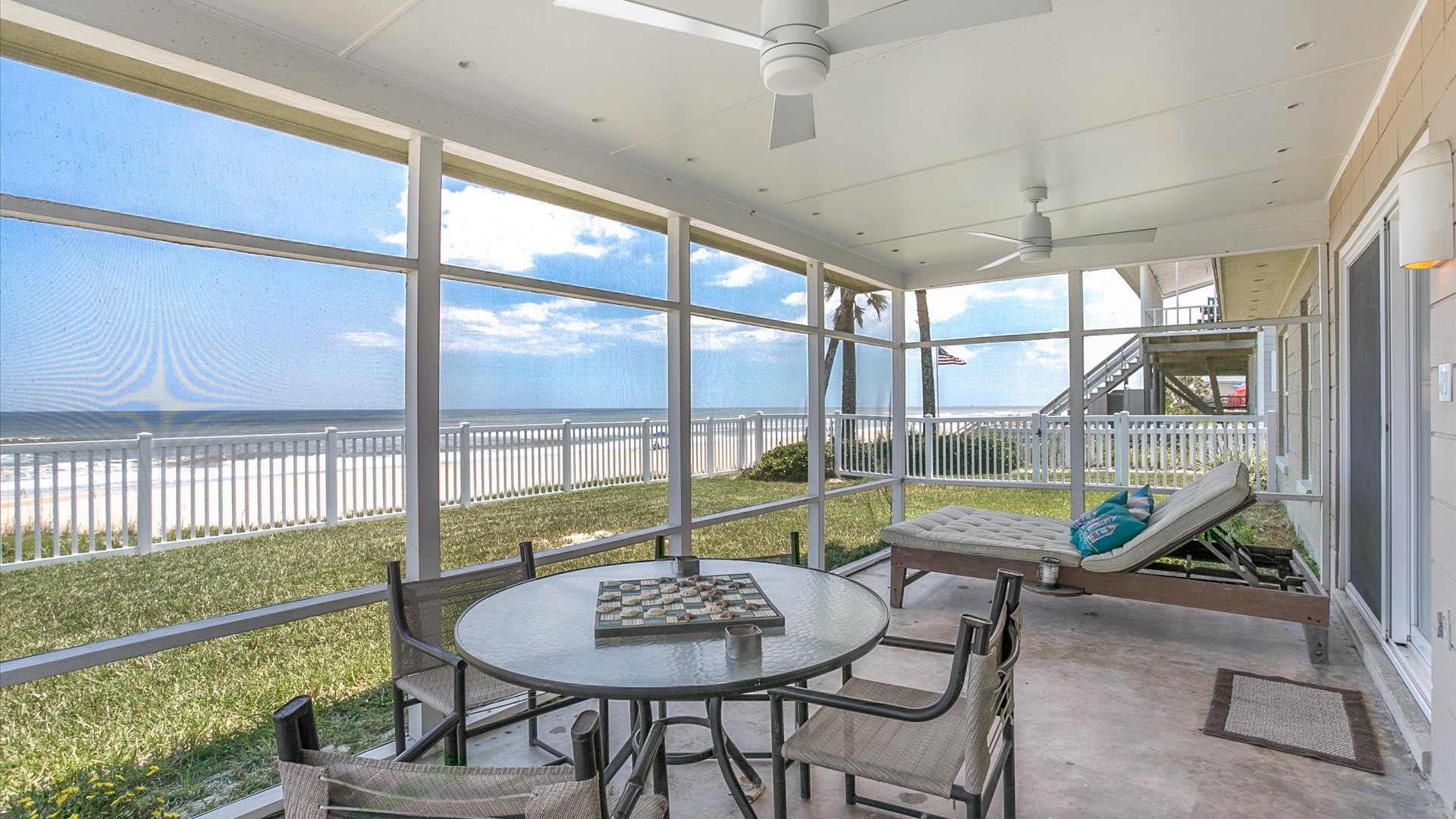 Beachy Bungalow | Wren Beach Rentals by Portoro