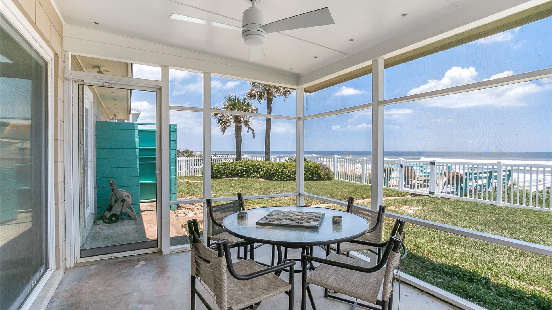 Beachy Bungalow | Wren Beach Rentals by Portoro