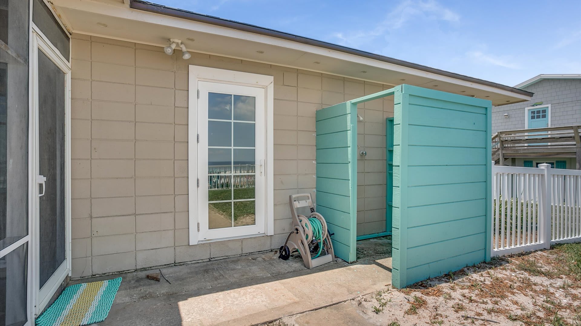 Beachy Bungalow | Wren Beach Rentals by Portoro