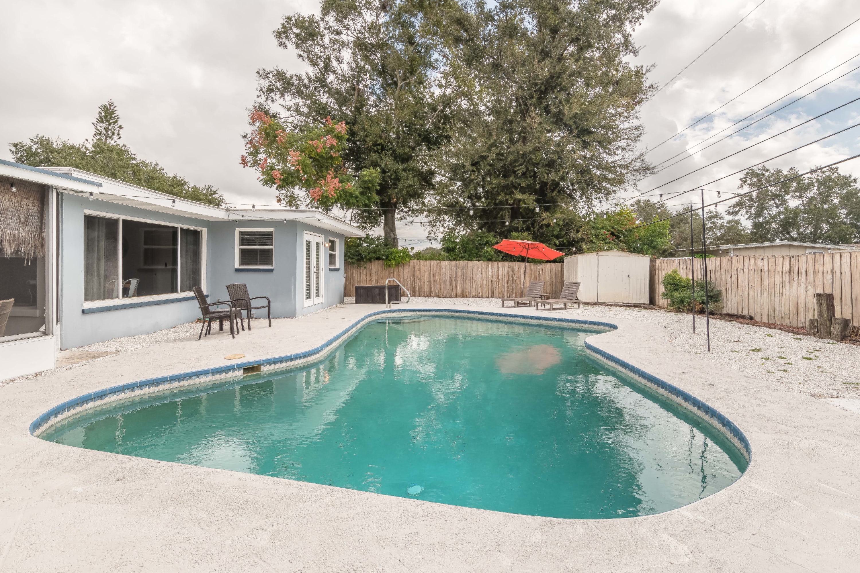 Relaxed 3BR retreat w/ heated pool & patio
