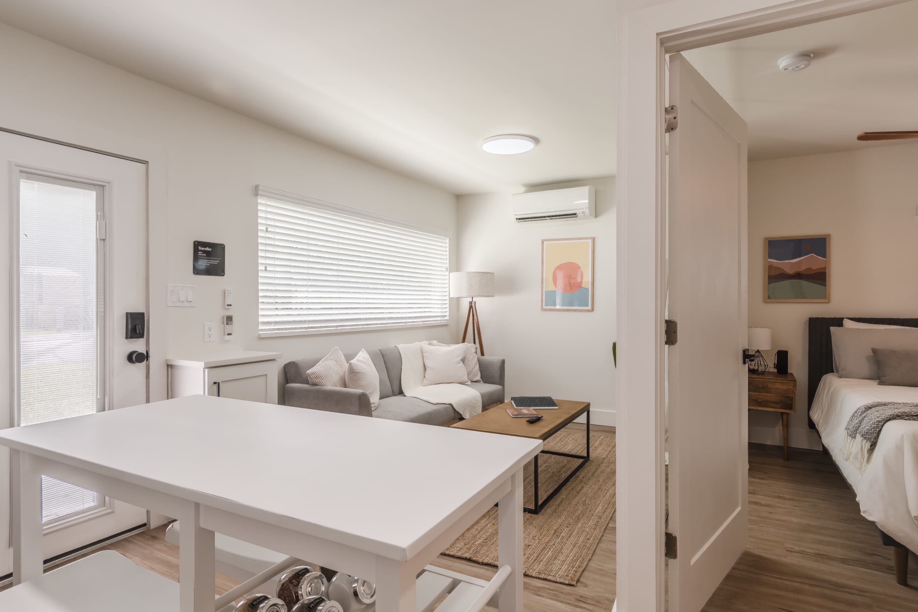 Luxury Tiny Home -2 MI to DT Orlando & Winter Park