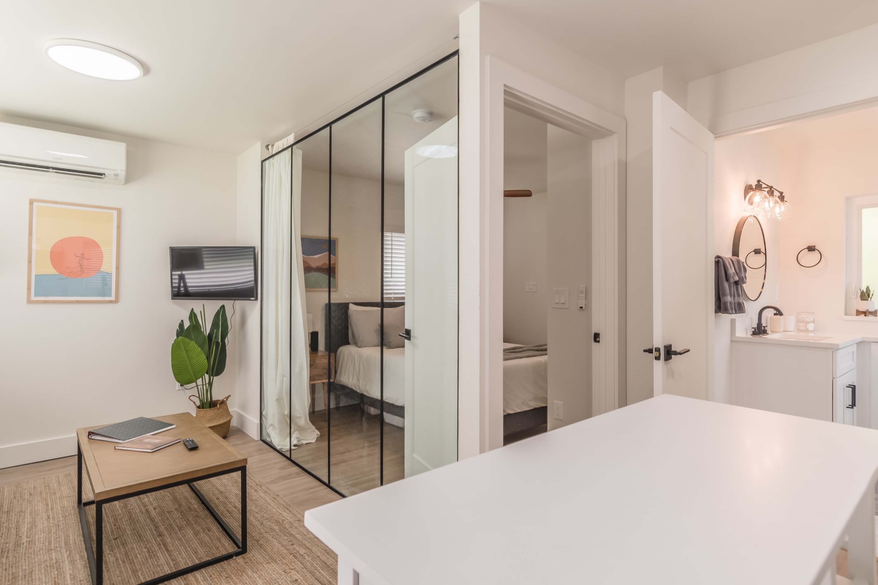 Luxury Tiny Home -2 MI to DT Orlando & Winter Park