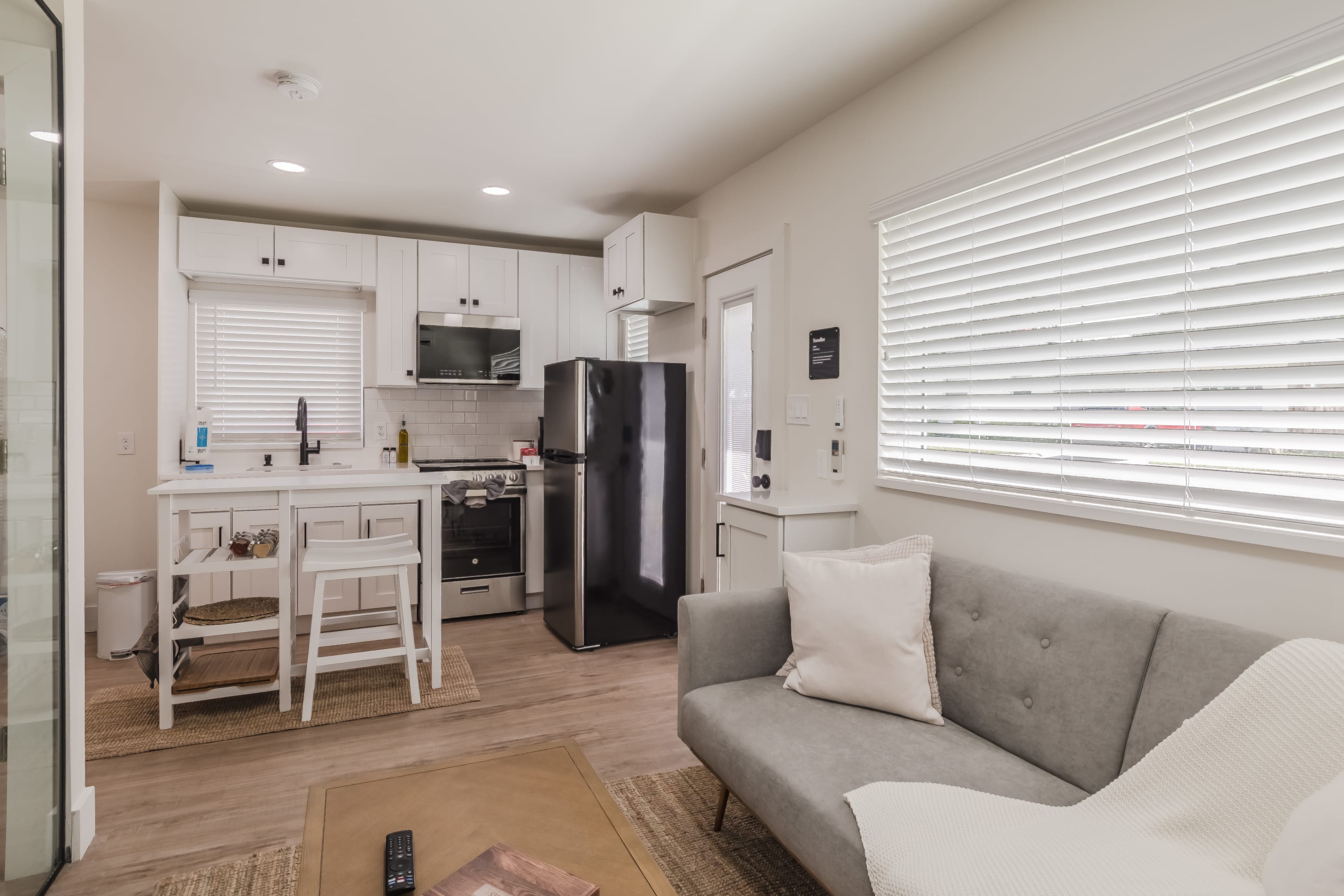 Luxury Tiny Home -2 MI to DT Orlando & Winter Park