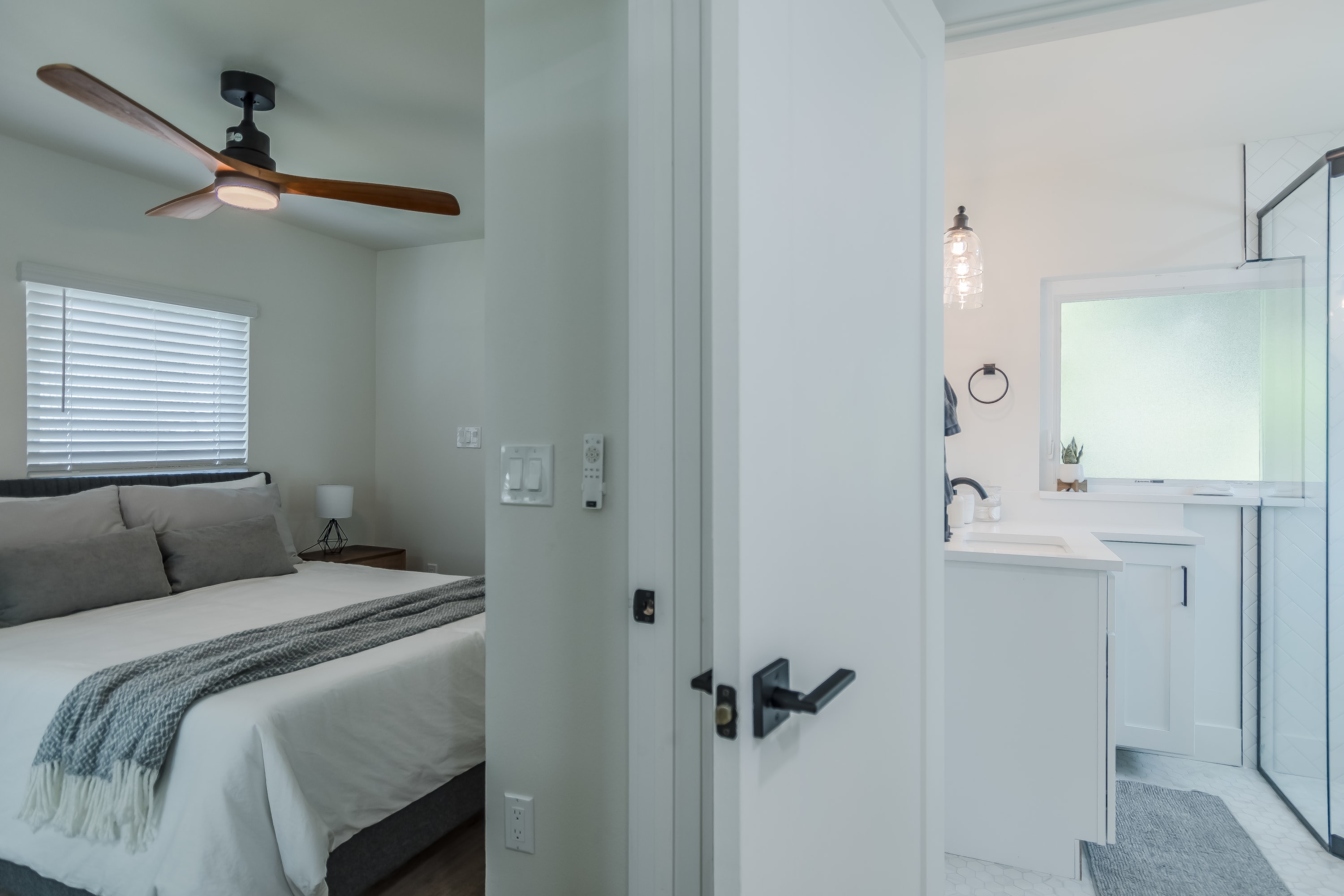 Luxury Tiny Home -2 MI to DT Orlando & Winter Park