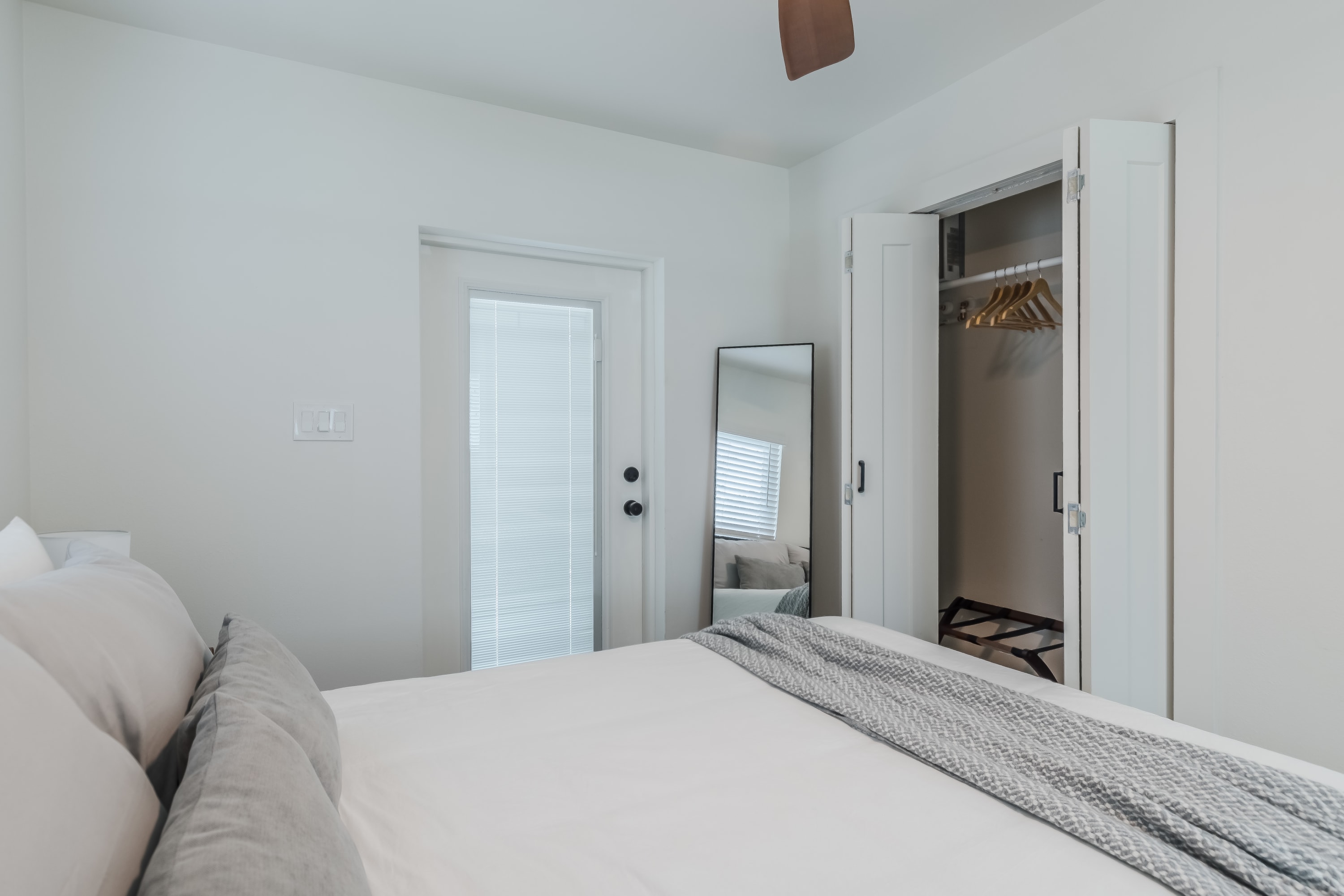 Luxury Tiny Home -2 MI to DT Orlando & Winter Park