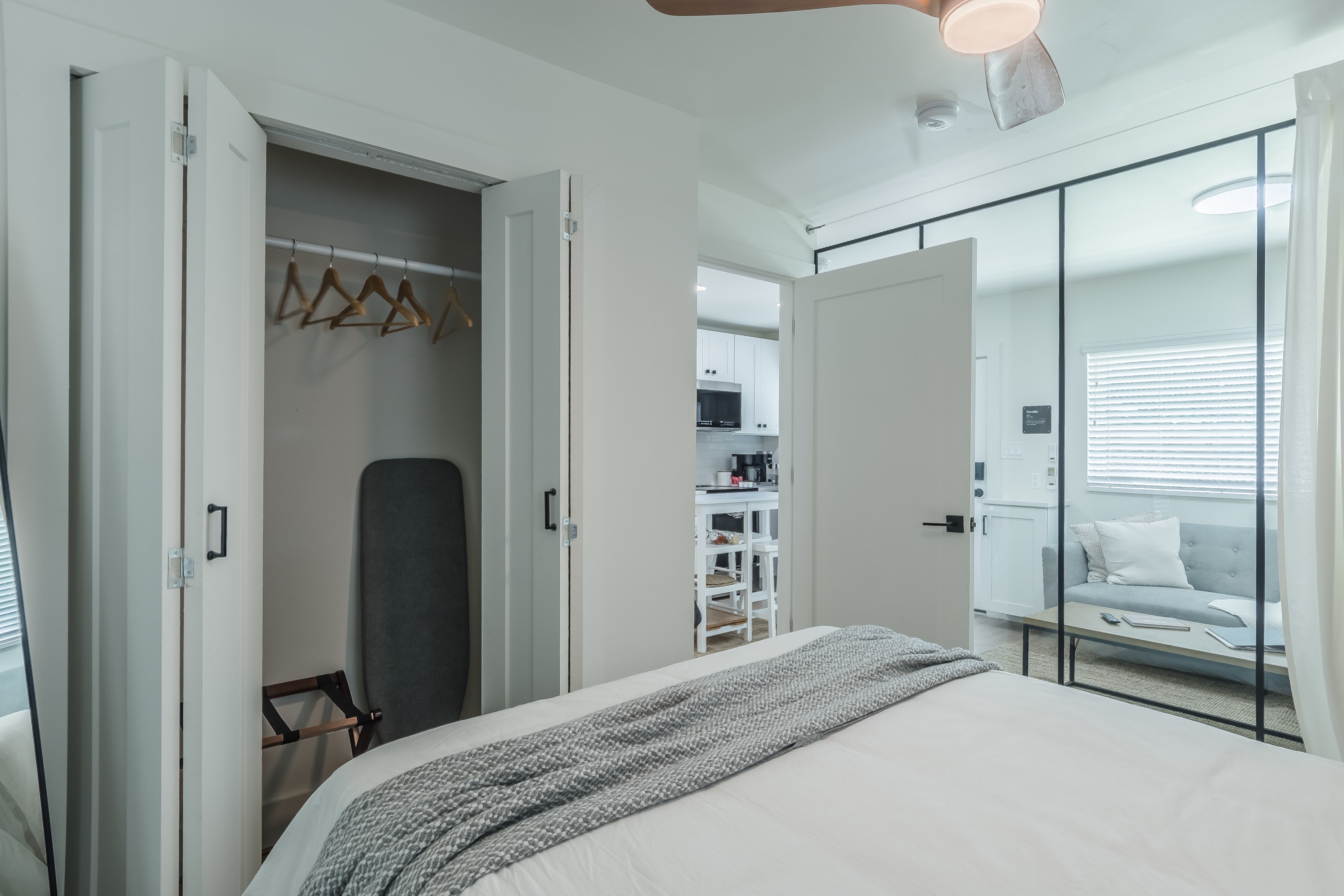 Luxury Tiny Home -2 MI to DT Orlando & Winter Park