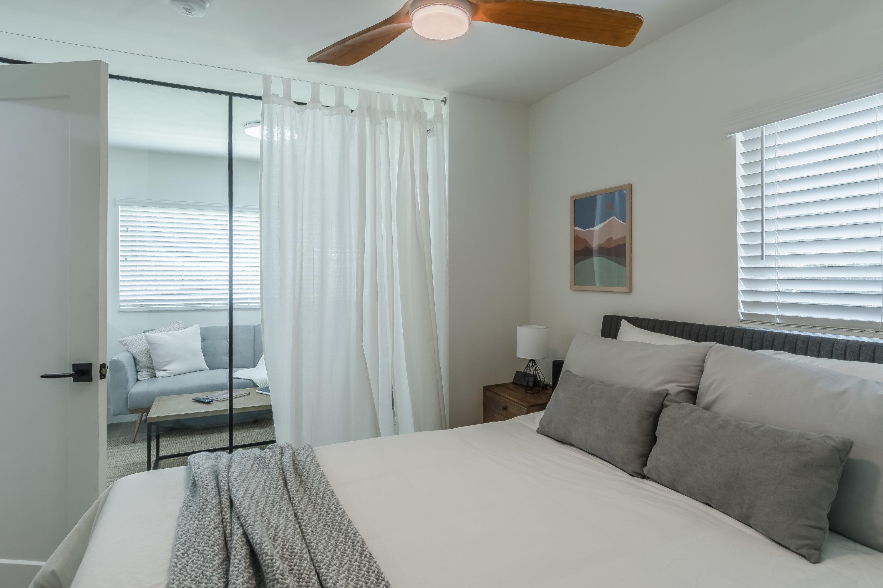 Luxury Tiny Home -2 MI to DT Orlando & Winter Park