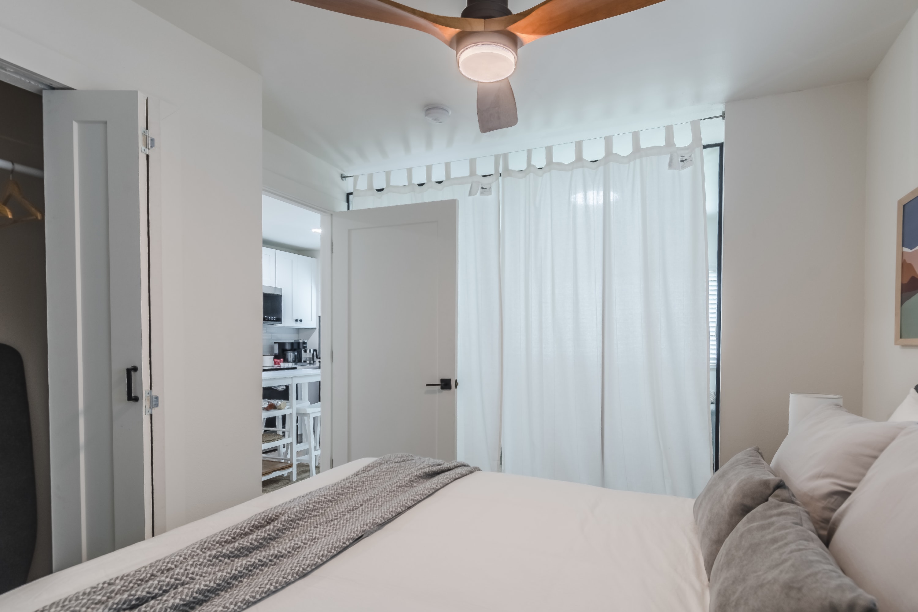 Luxury Tiny Home -2 MI to DT Orlando & Winter Park