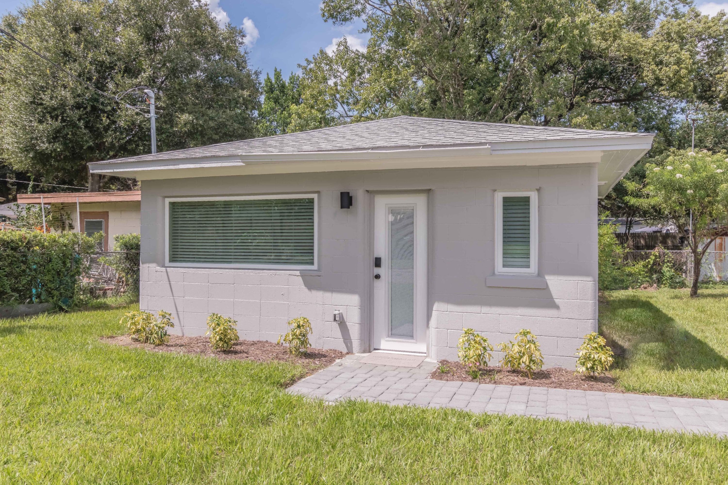 Luxury Tiny Home -2 MI to DT Orlando & Winter Park