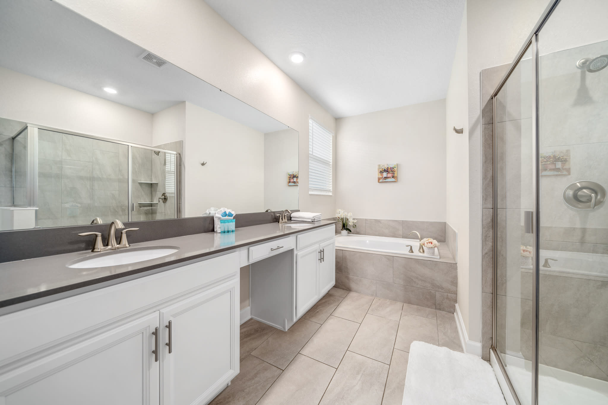 Family villa w/pool & game room