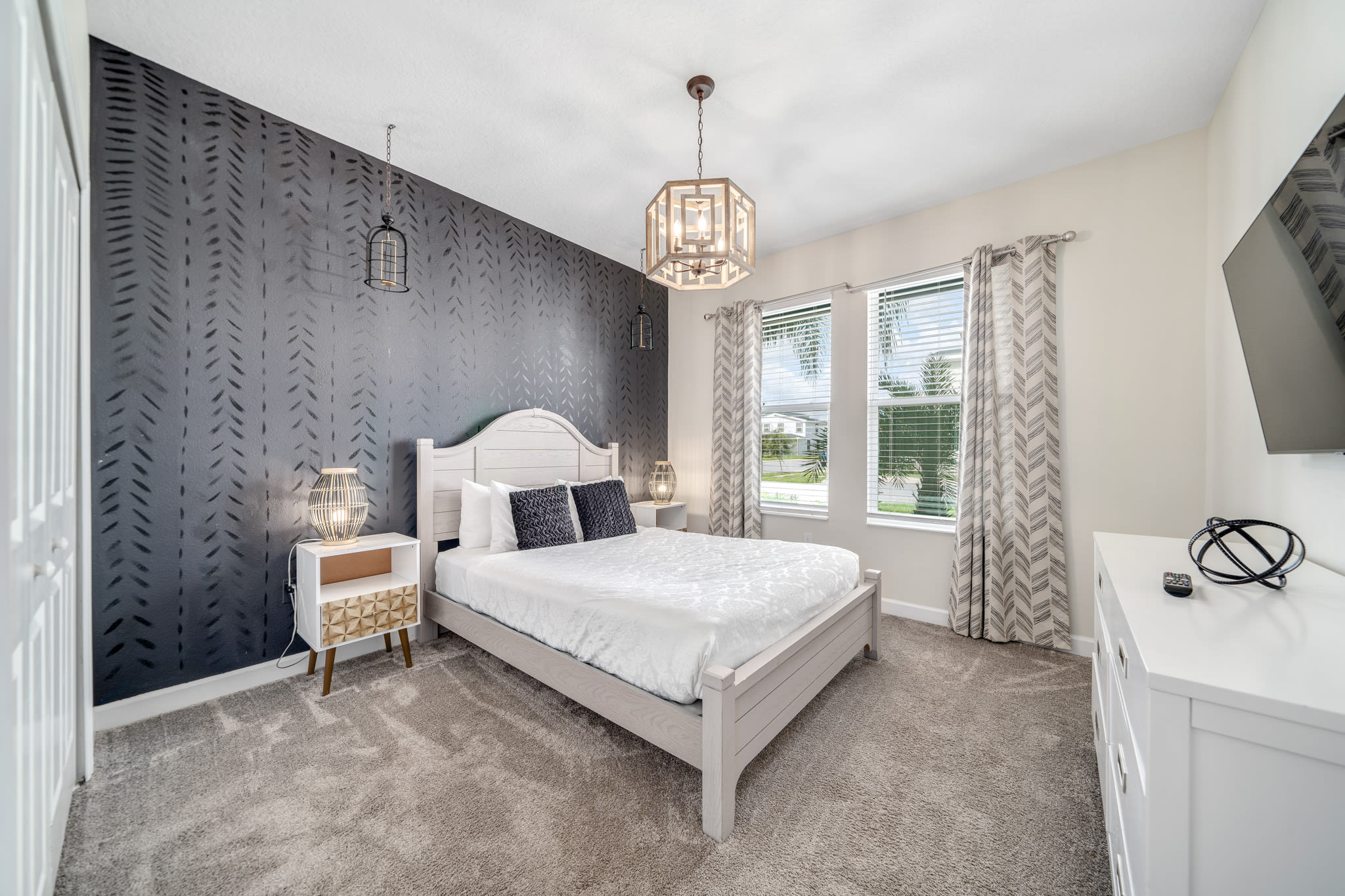 Family villa w/pool & game room