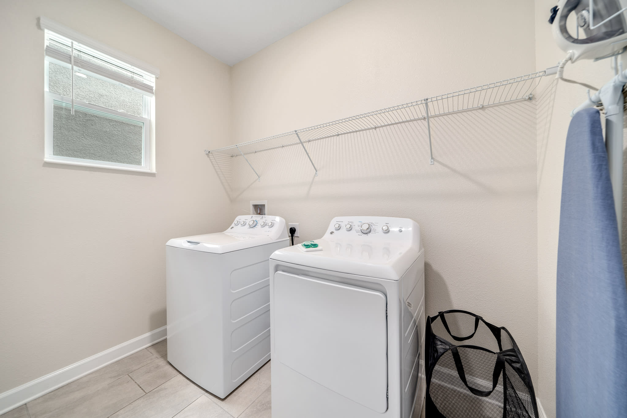 Family villa w/pool & game room