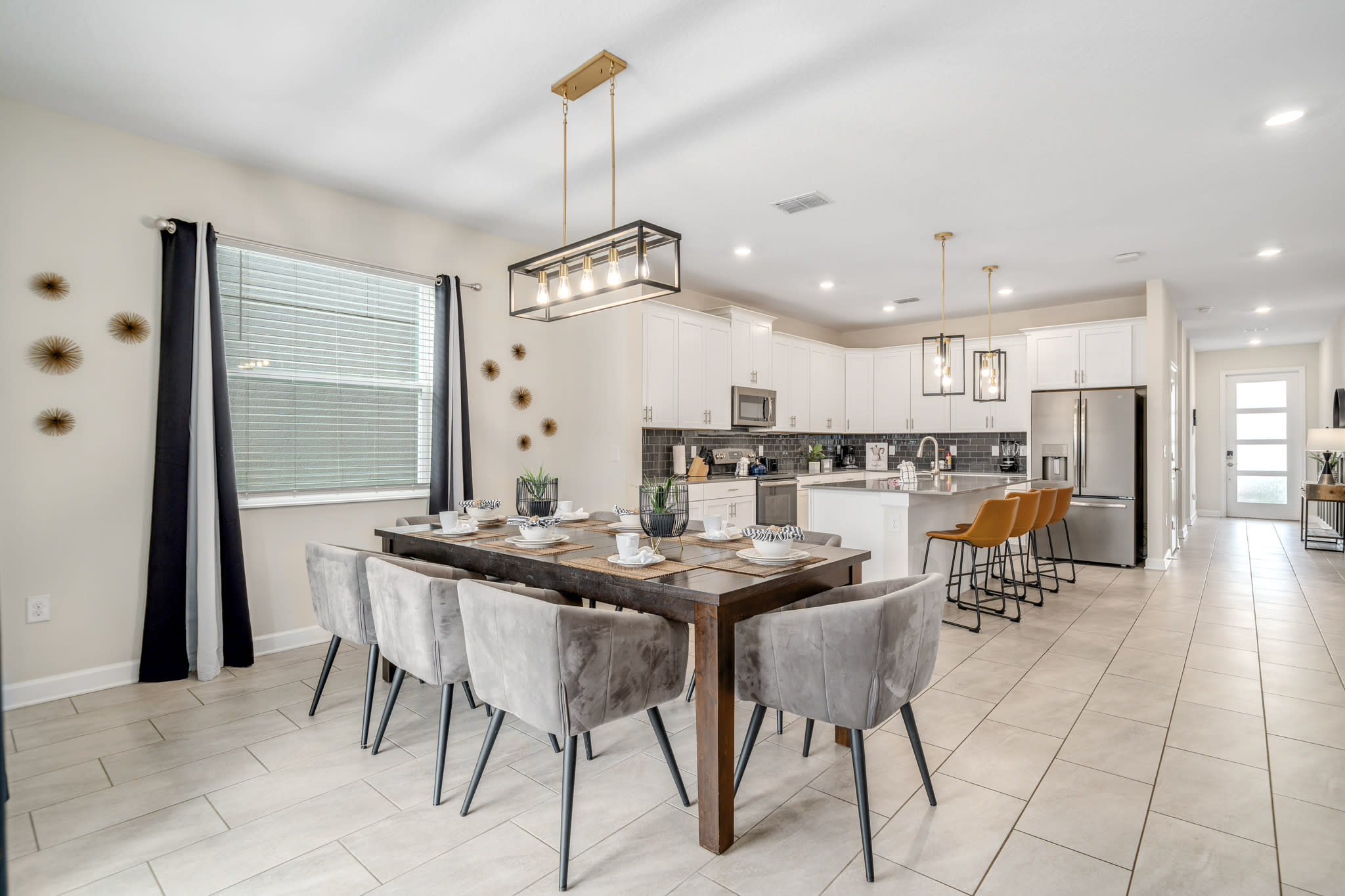 Family villa w/pool & game room