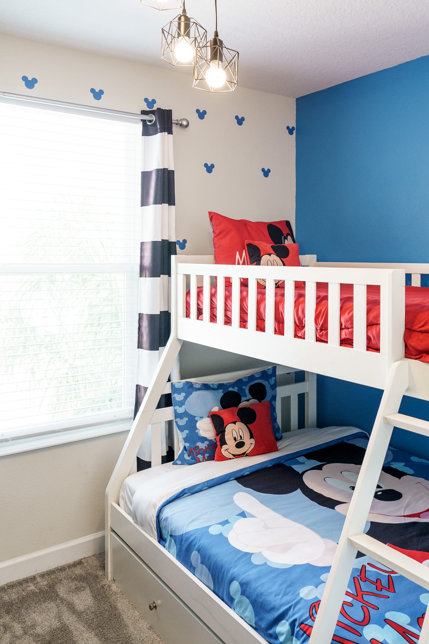 Family villa w/pool & game room