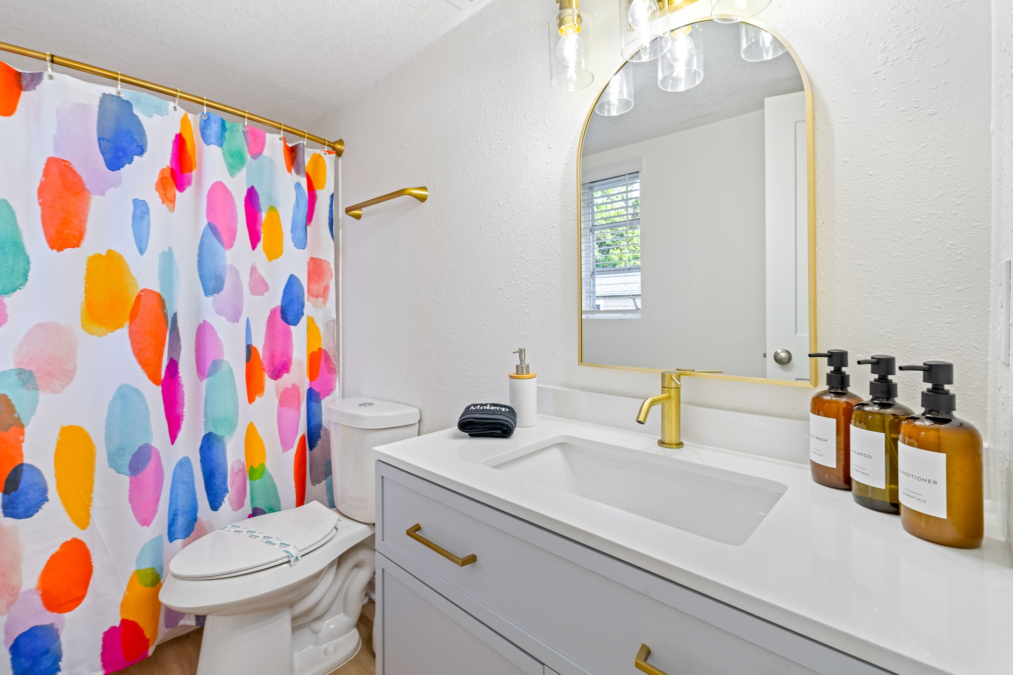 Remodeled home w/patio & fire pit