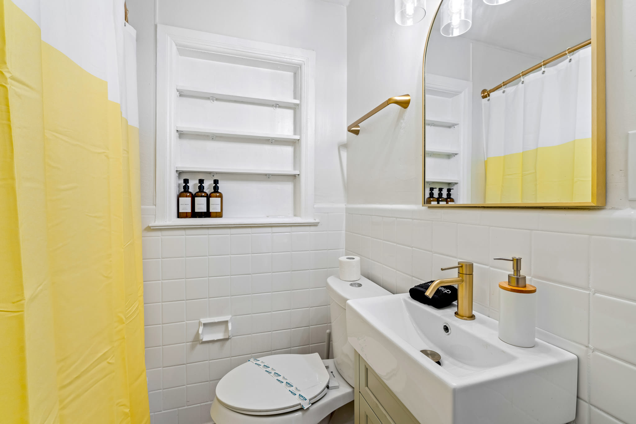 Remodeled home w/patio & fire pit