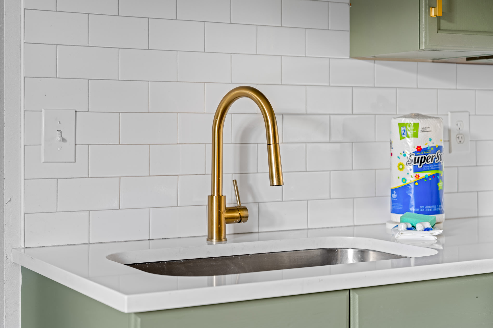 Remodeled home w/patio & fire pit