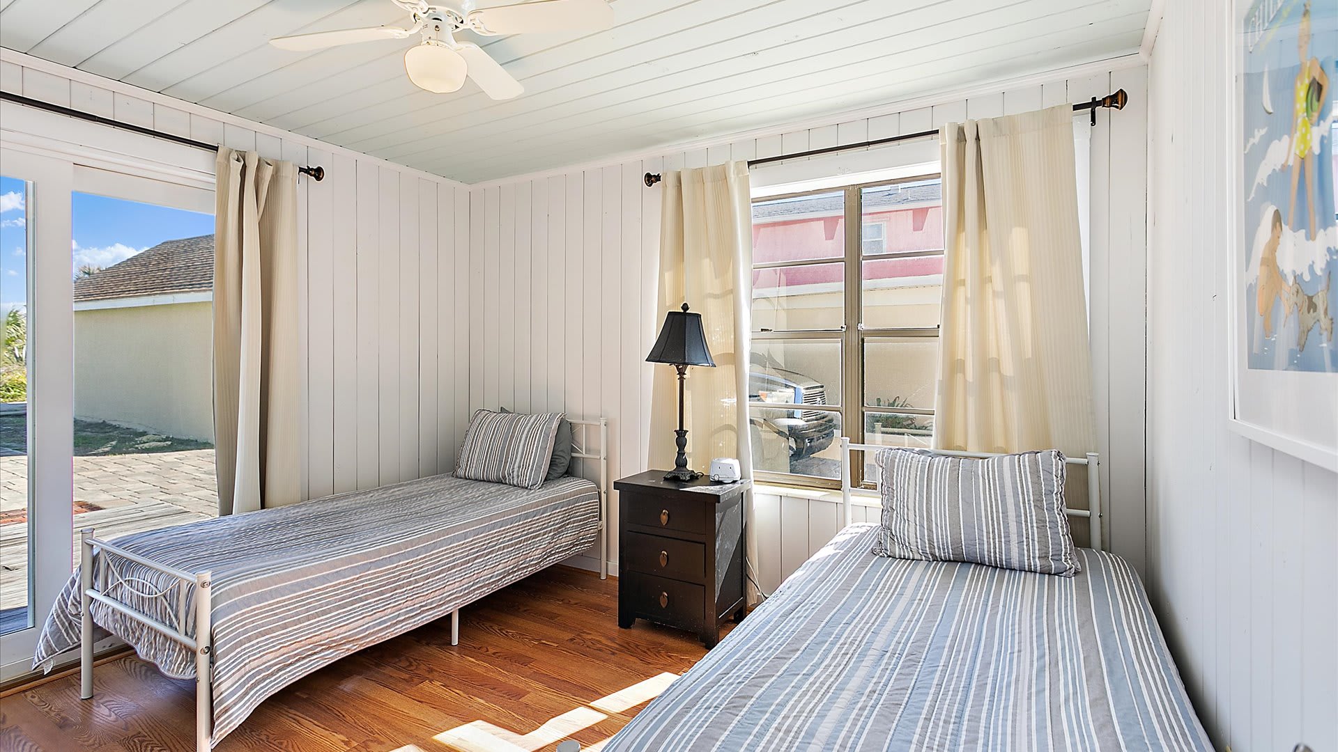 Captain's Fleet-Battened Hatches | Wren Beach Rent